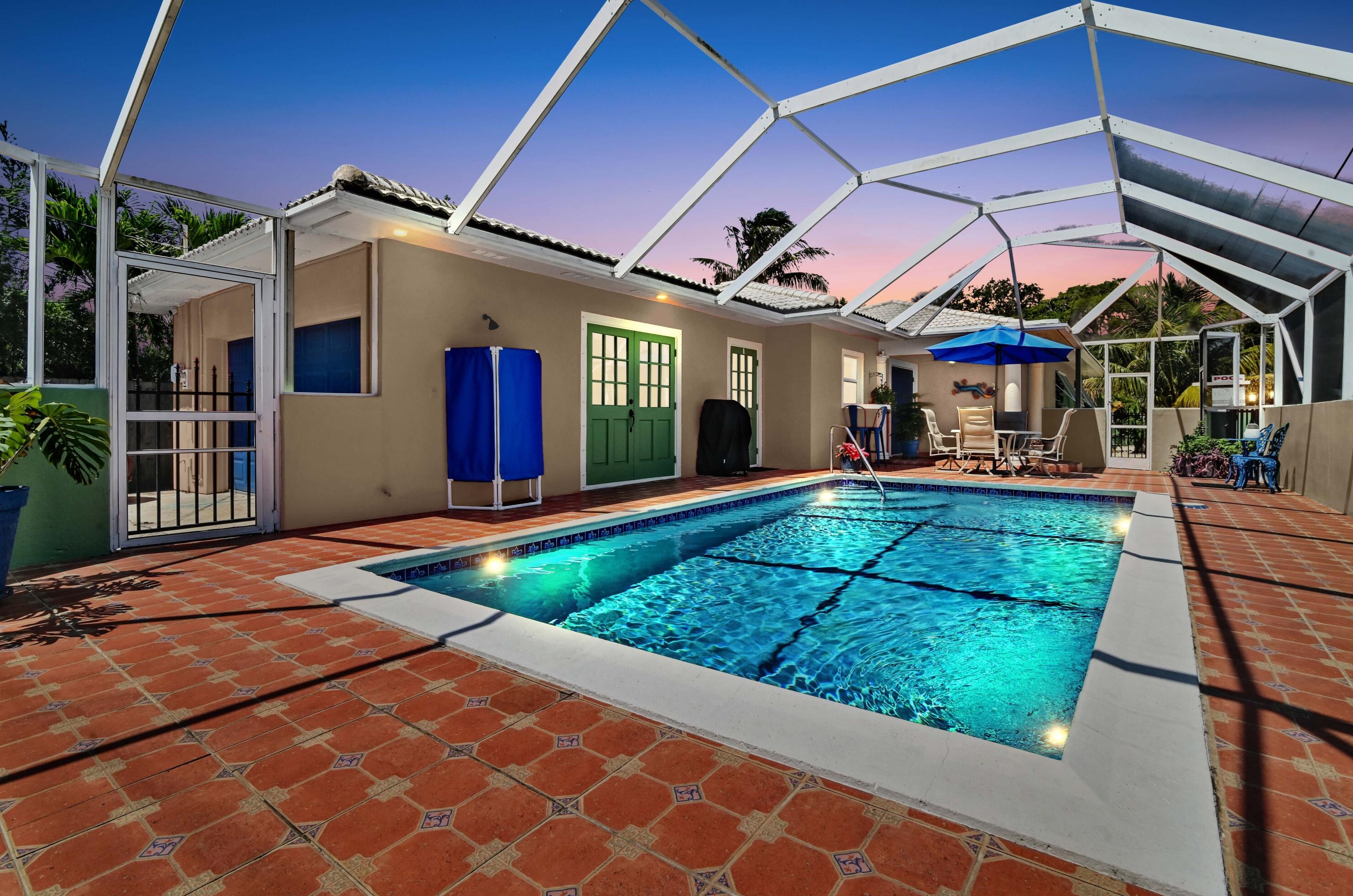 532 Palmway, Lake Worth FL  33460-3125 exterior