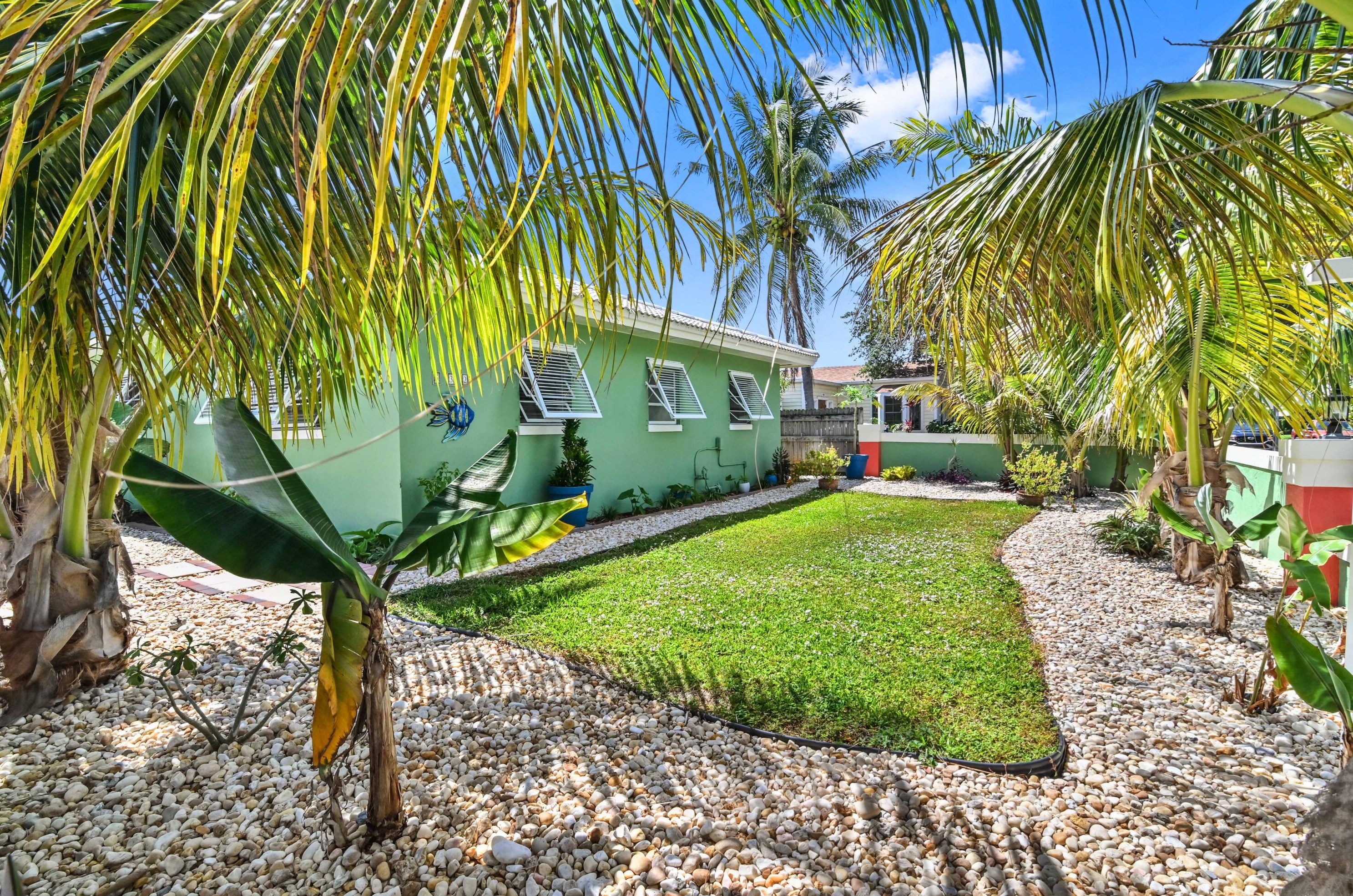 532 Palmway, Lake Worth FL  33460-3125 exterior