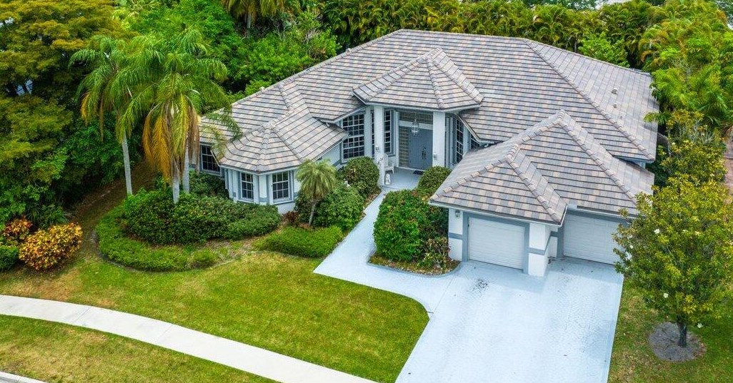 7141 Mariana Ct, Boca Raton, FL 33433-6939