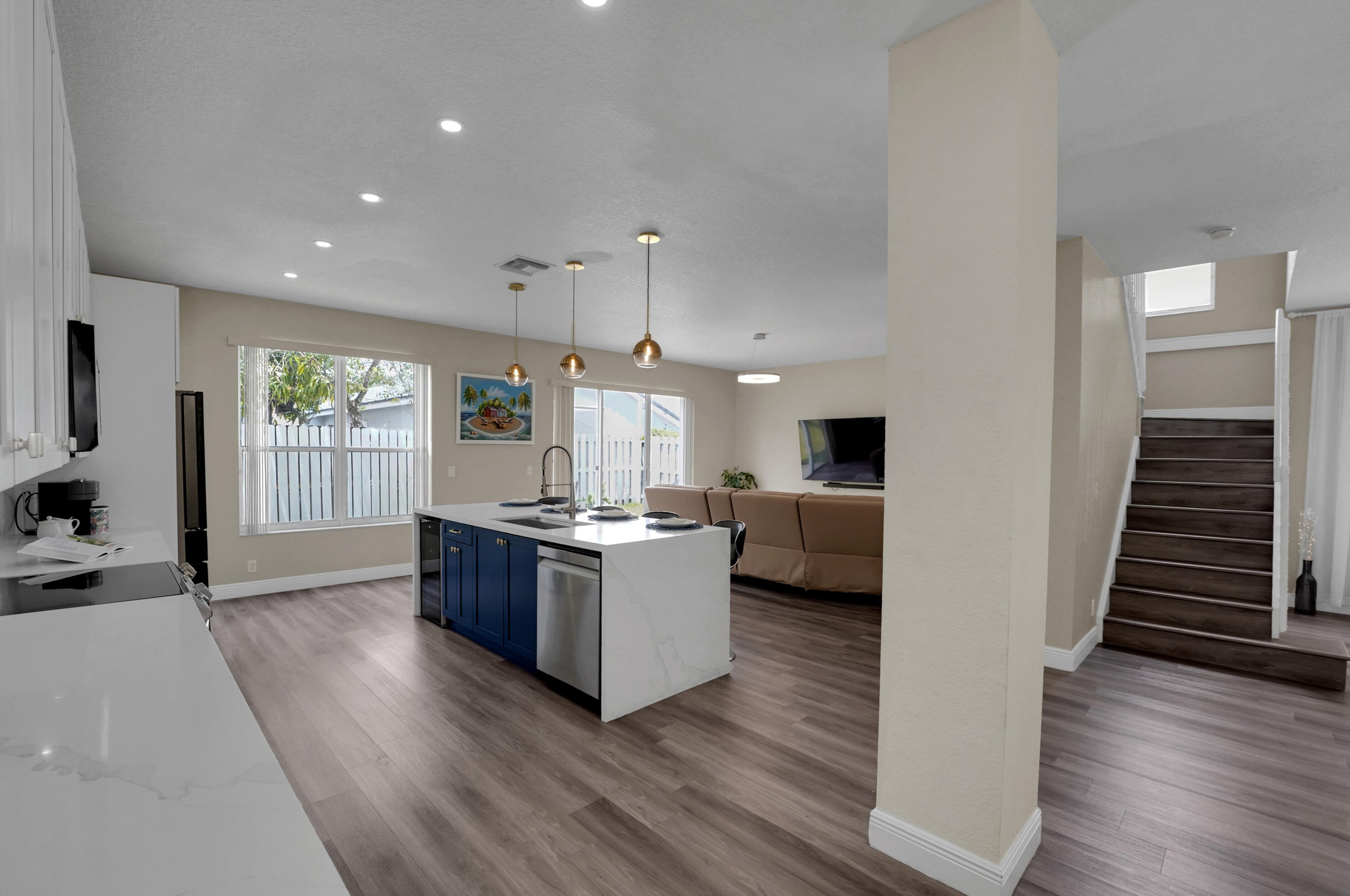 1924 149th Ave, Hollywood FL  33027-4339 exterior