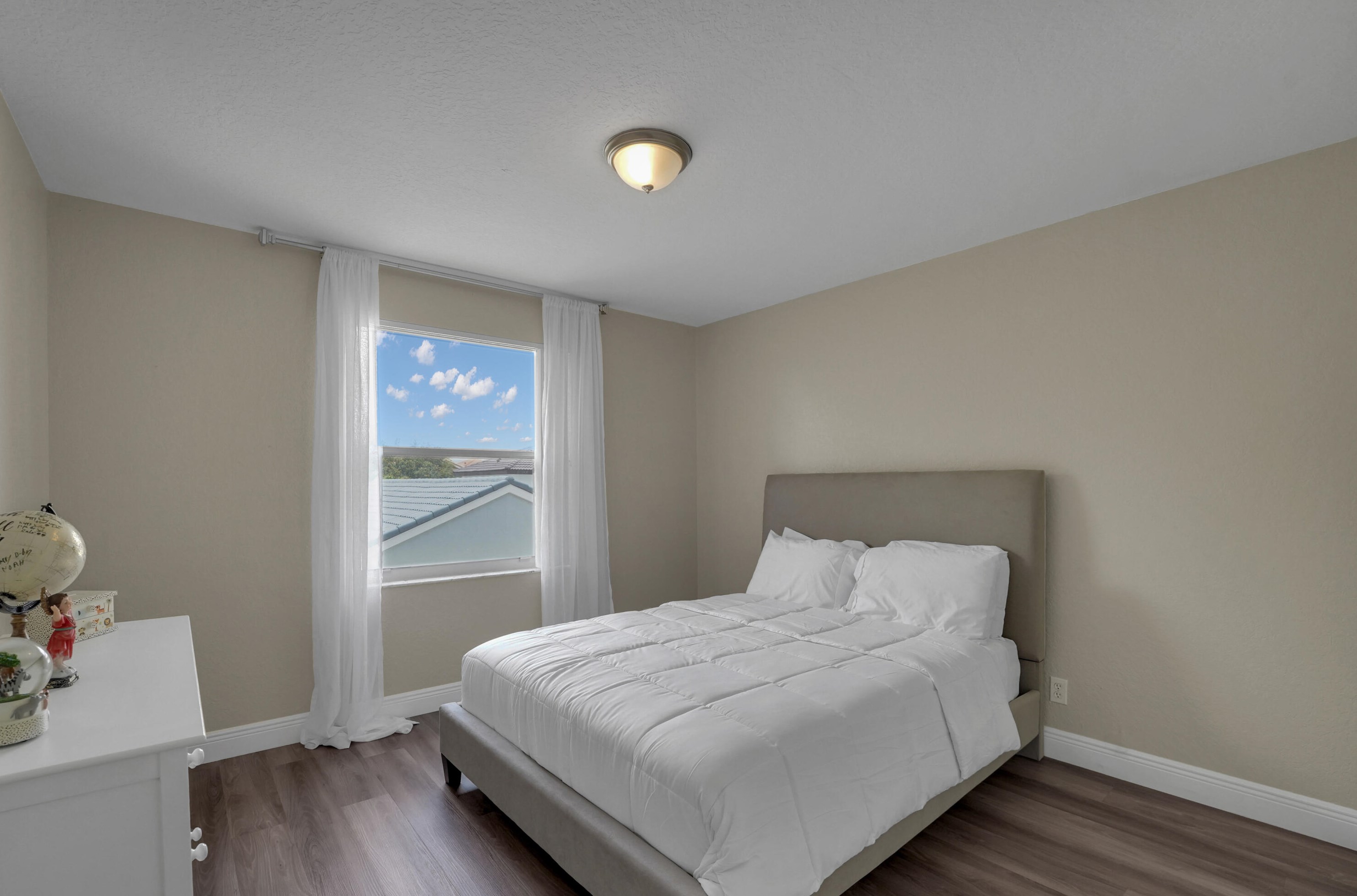 1924 149th Ave, Hollywood FL  33027-4339 exterior