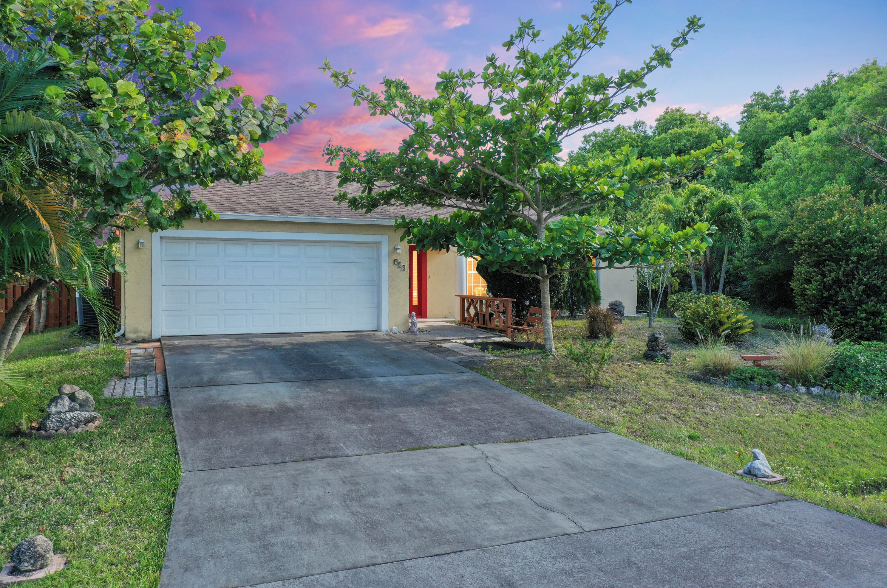 938 Mccracken Ave, Fort Pierce FL 34953-3936 exterior