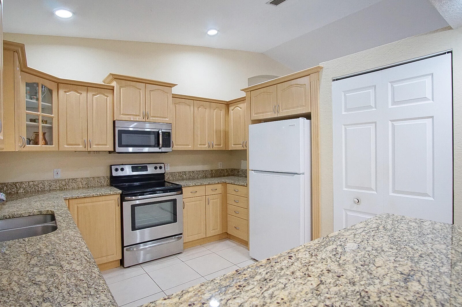 938 Mccracken Ave, Fort Pierce FL 34953-3936 exterior