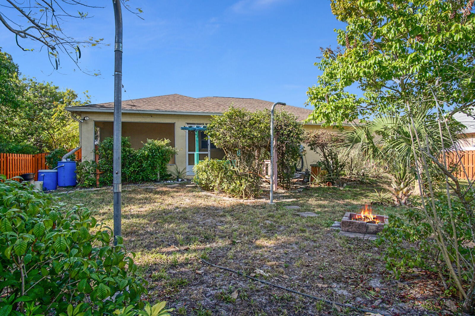 938 Mccracken Ave, Fort Pierce FL 34953-3936 exterior