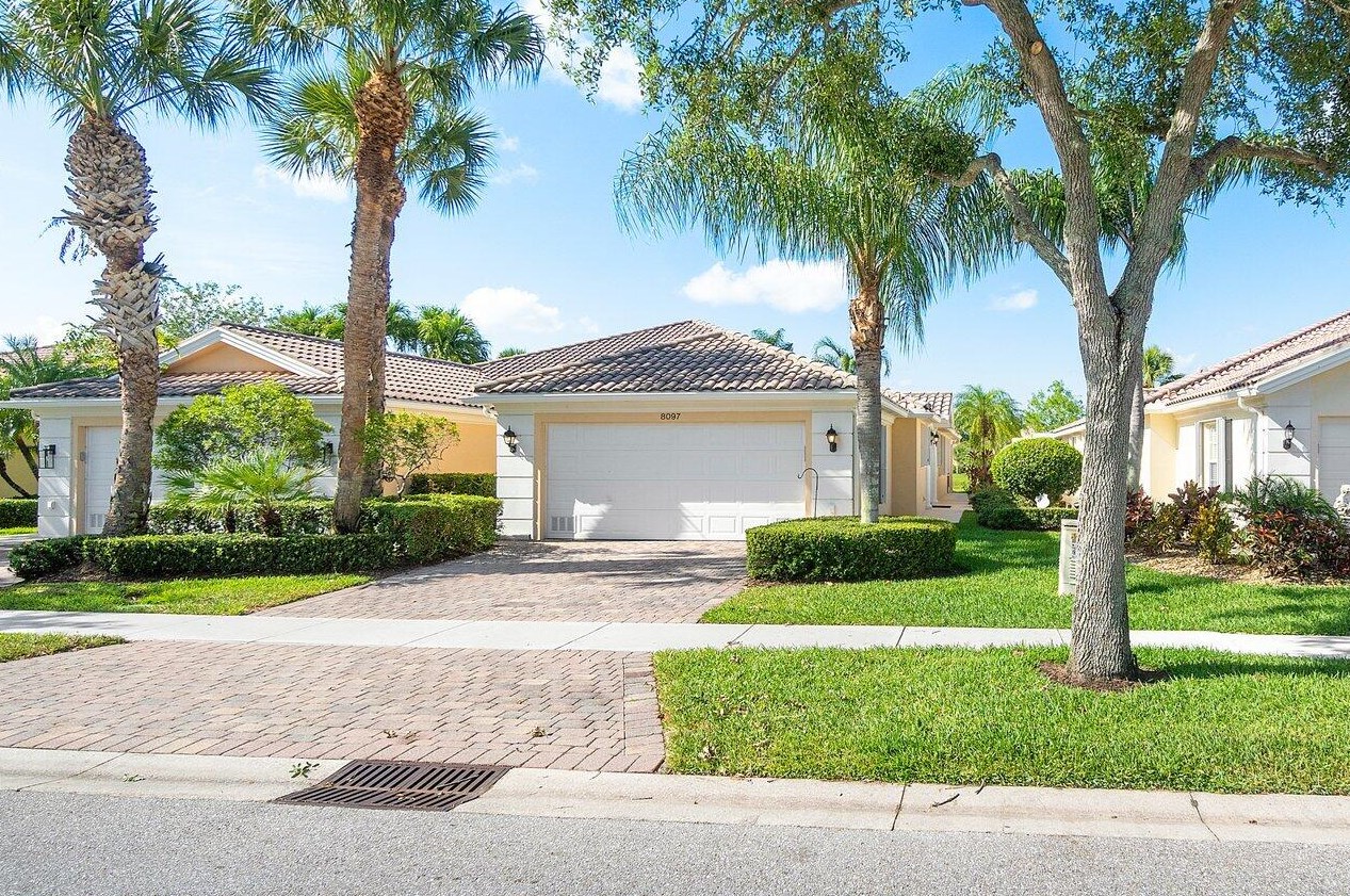 8097 Montserrat Pl, West Palm Beach, FL 33414-3447