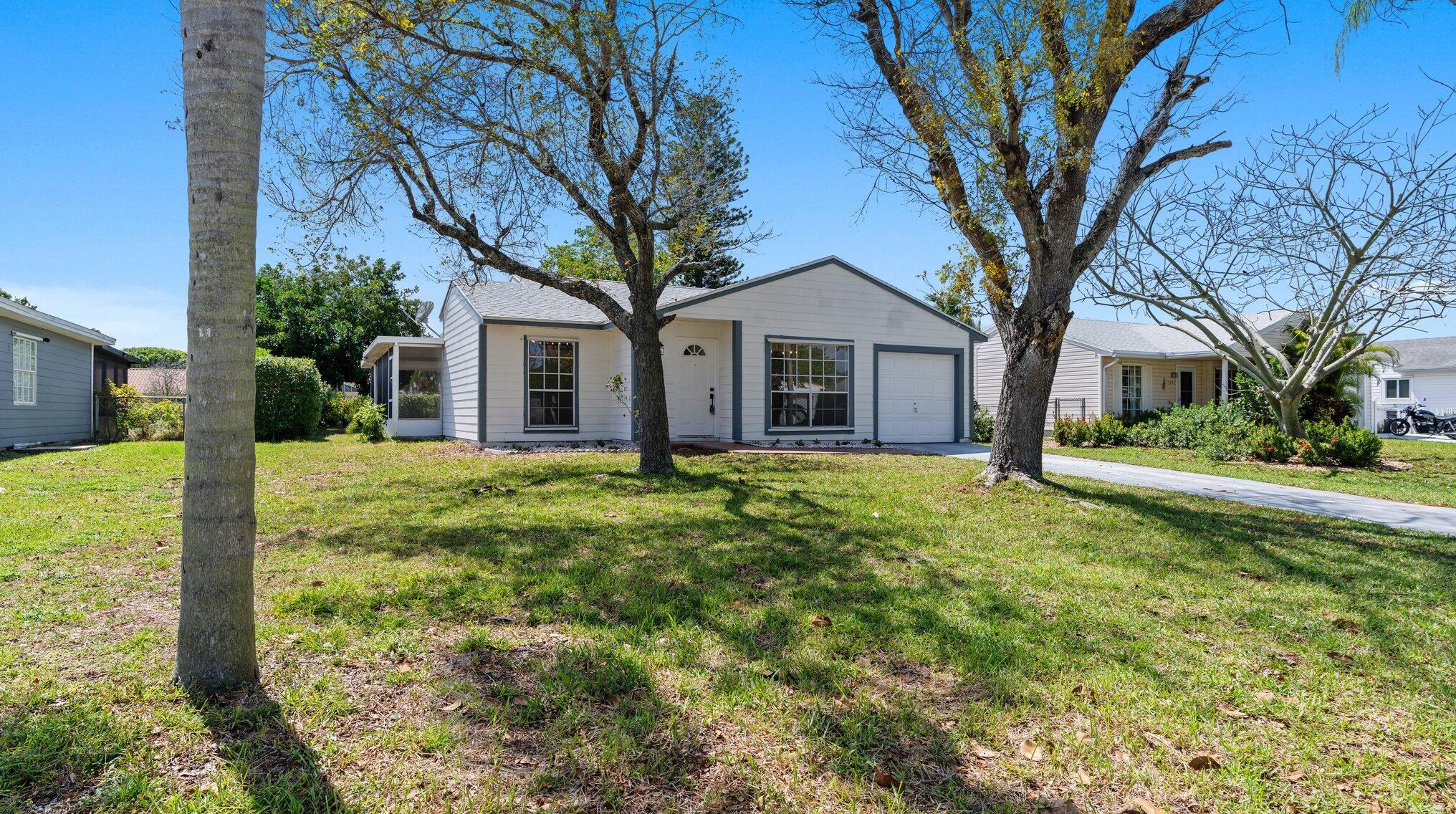 5388 Courtney Cir, Boynton Beach, FL 33472-1280