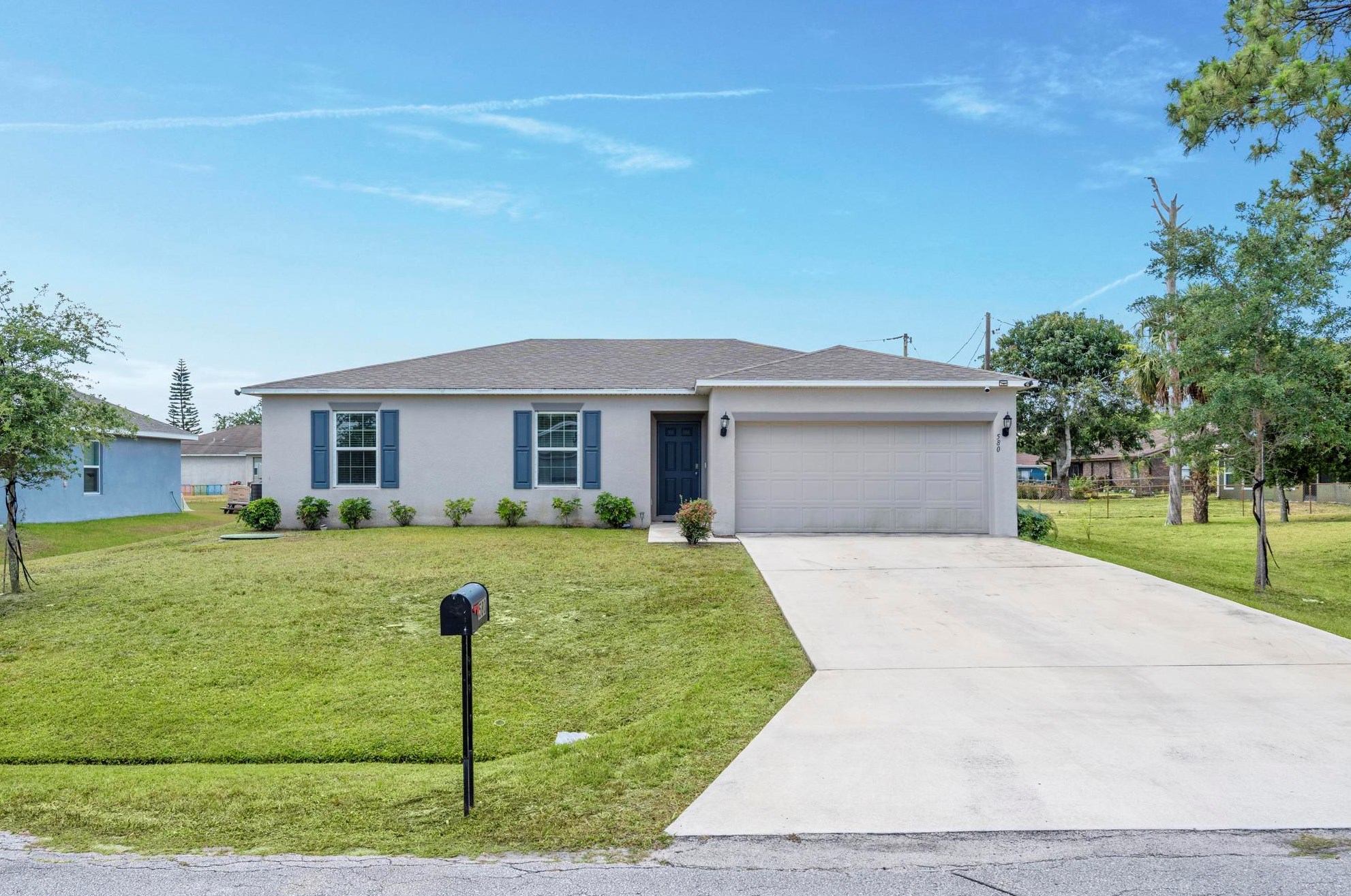 580 Lincoln Ave, Fort Pierce, FL 34983-1030