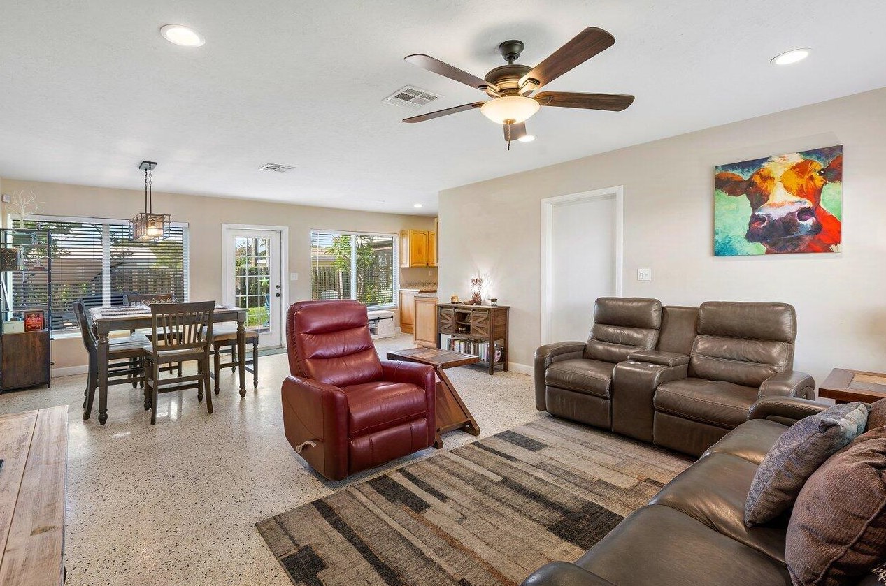 1713 Katherine Ct, Lake Worth, FL 33461