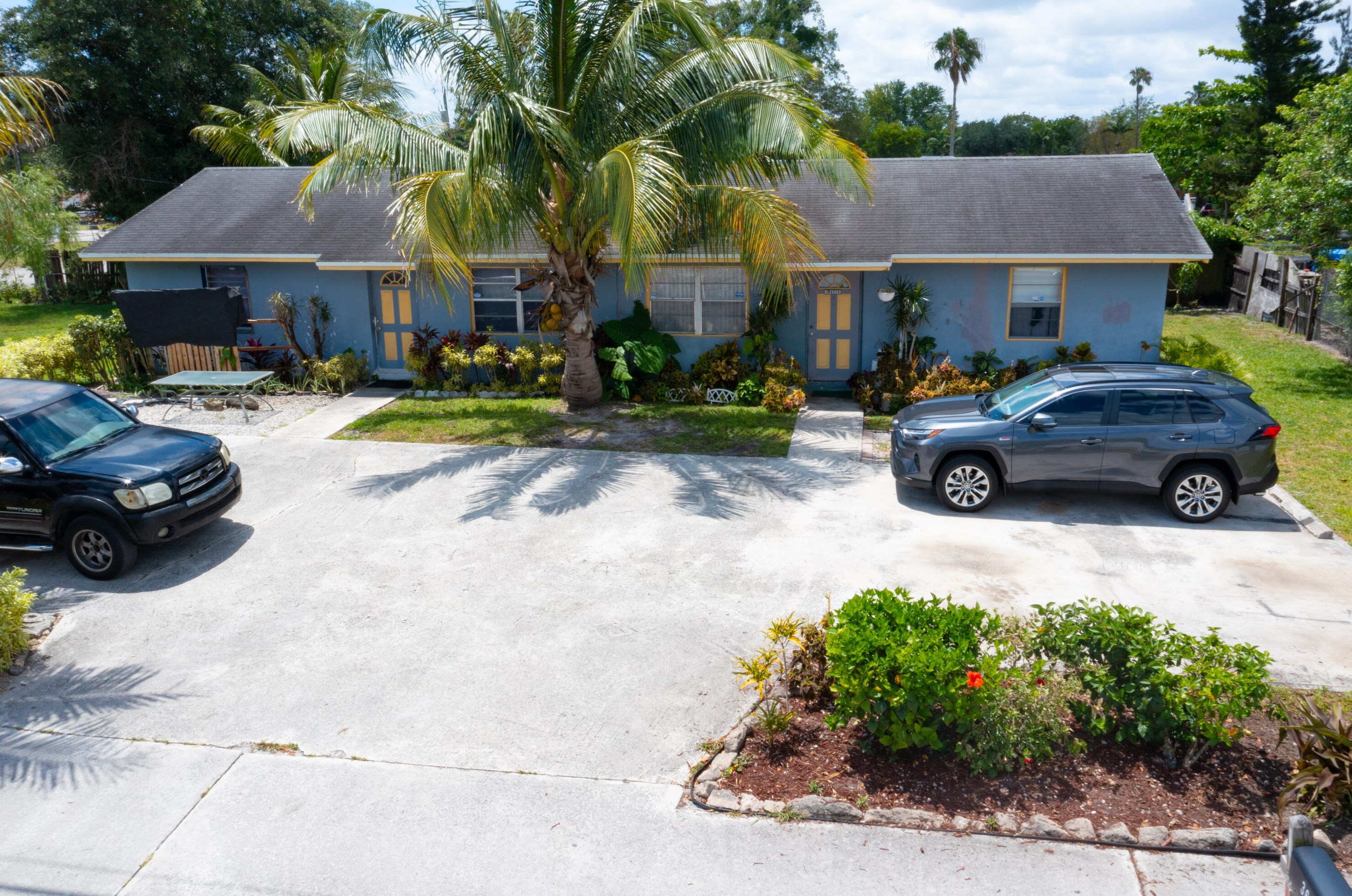 3642 Melaleuca Ln, Lake Worth, FL 33461-5114