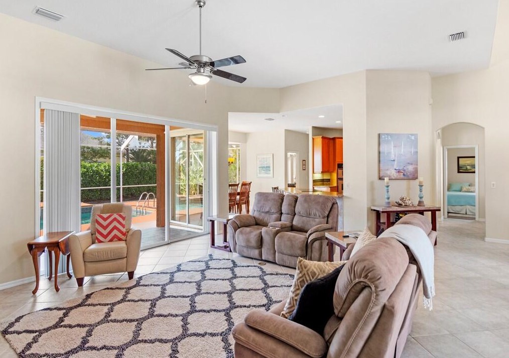 6535 36th Pl, Vero Beach, FL 32966-7814