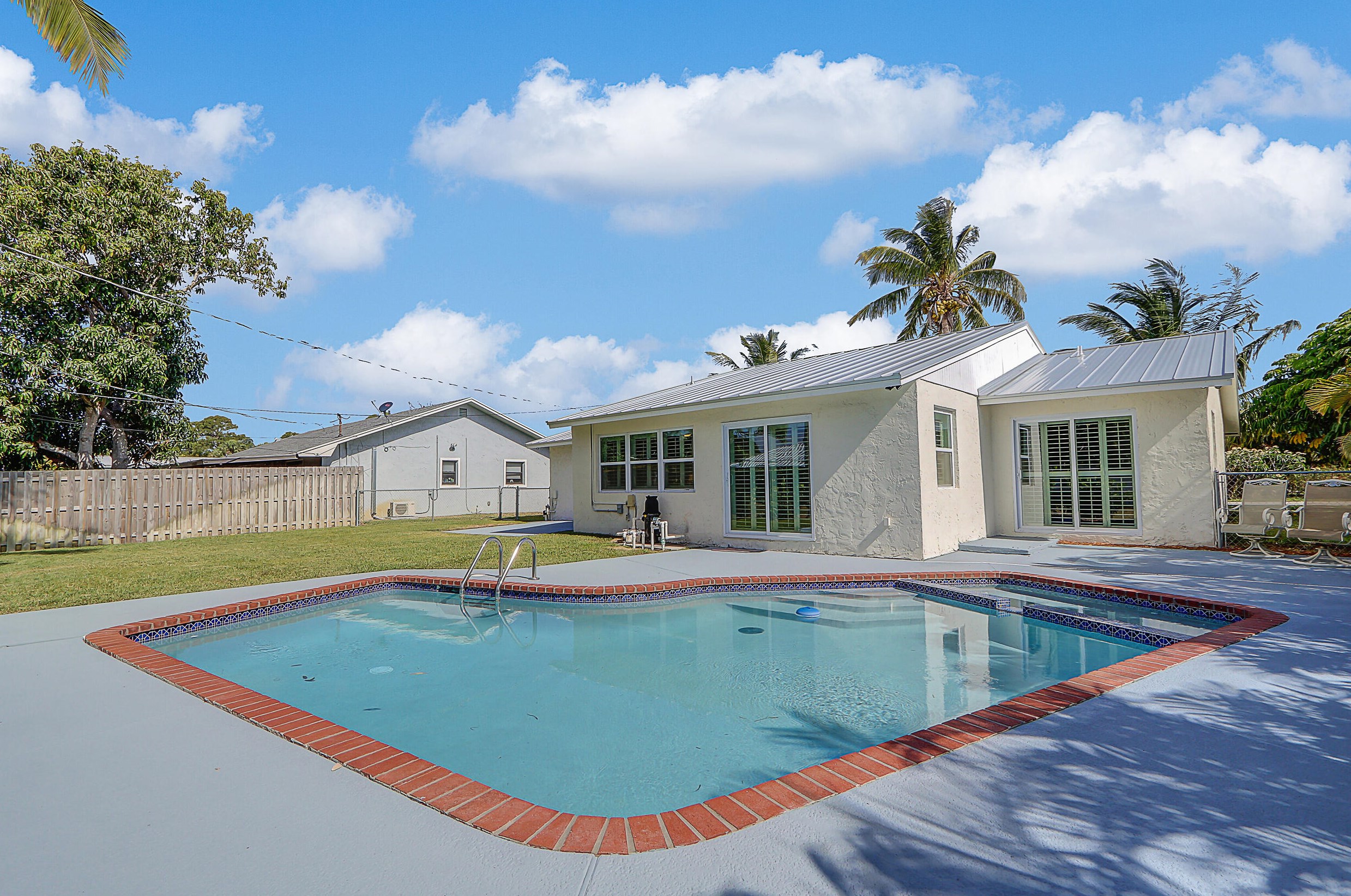 1054 12th Ter, Stuart, FL 34994-9604