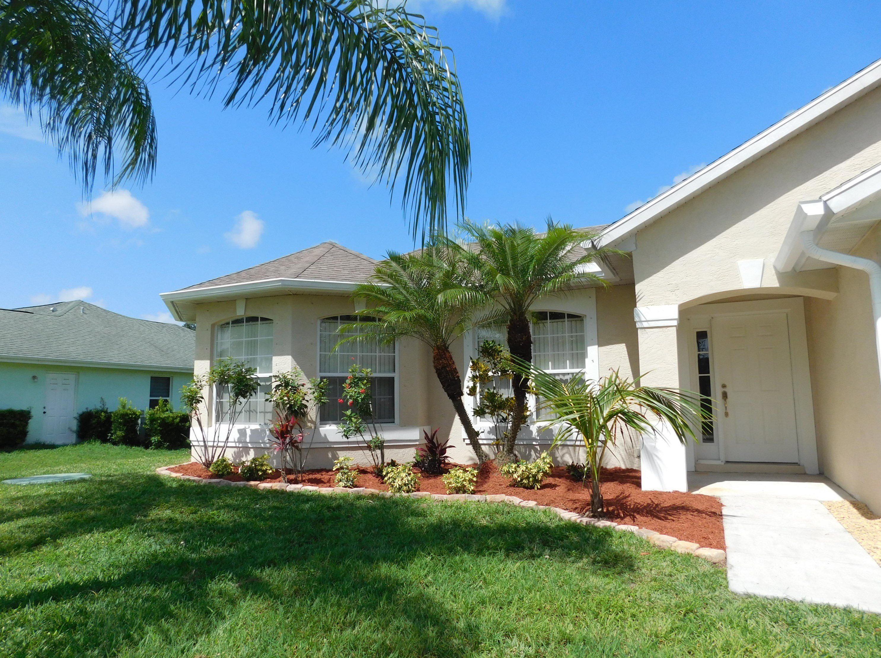 455 Nw Raymond Ln, Port Saint Lucie, FL 34983