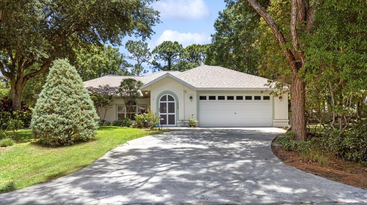 1326 Cheltenham St, Sebastian, FL 32958-6130