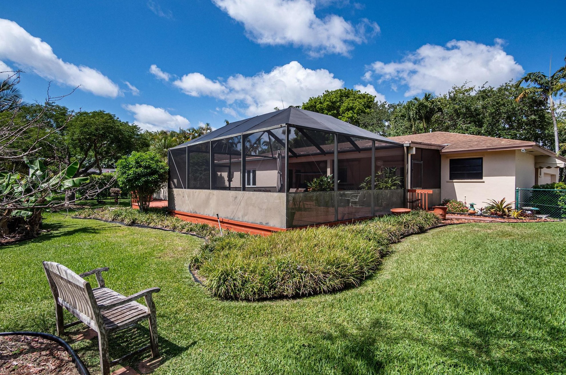 15405 77 Ct, Miami FL 33157-2340 exterior