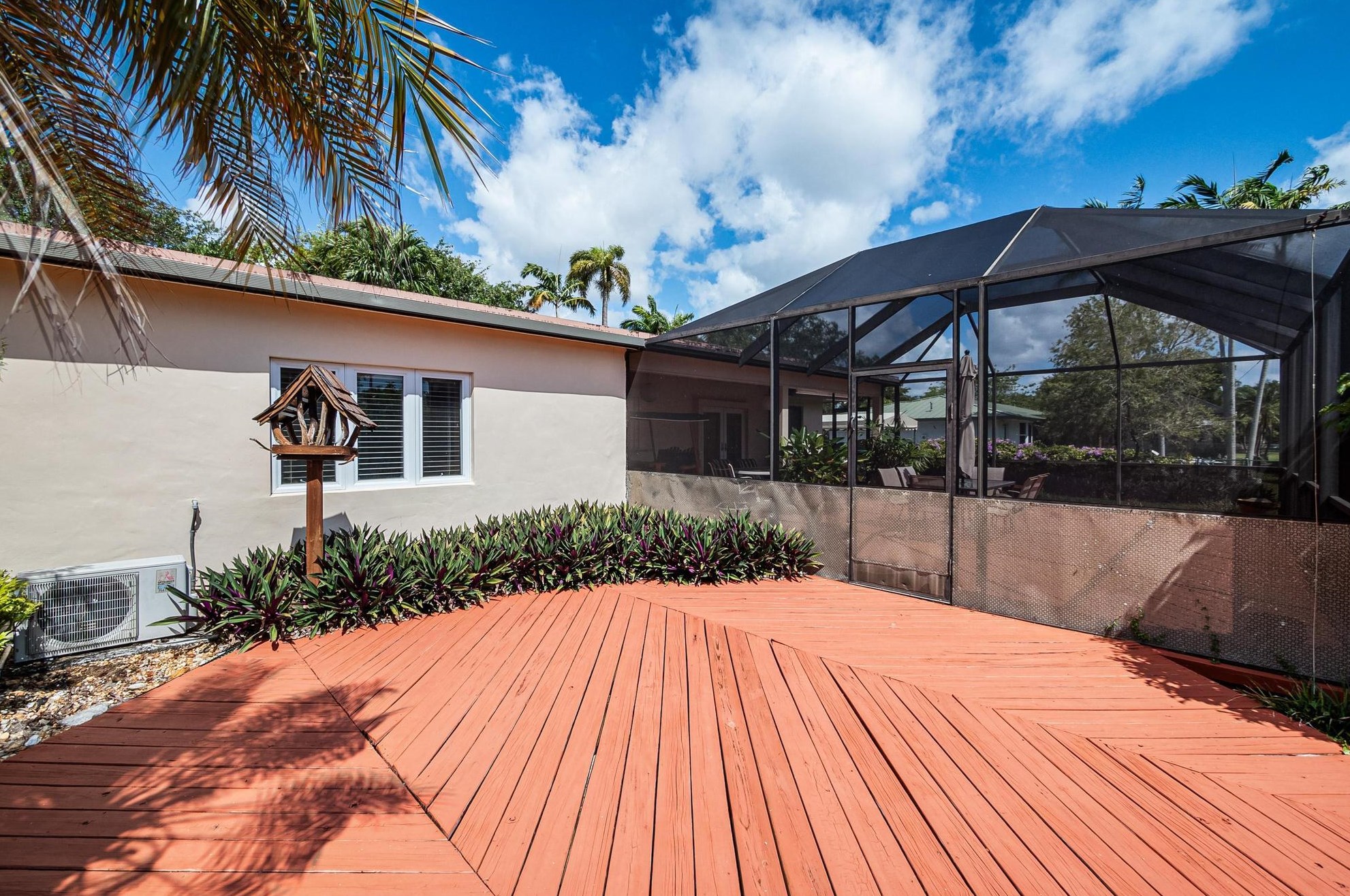 15405 77 Ct, Miami FL 33157-2340 exterior