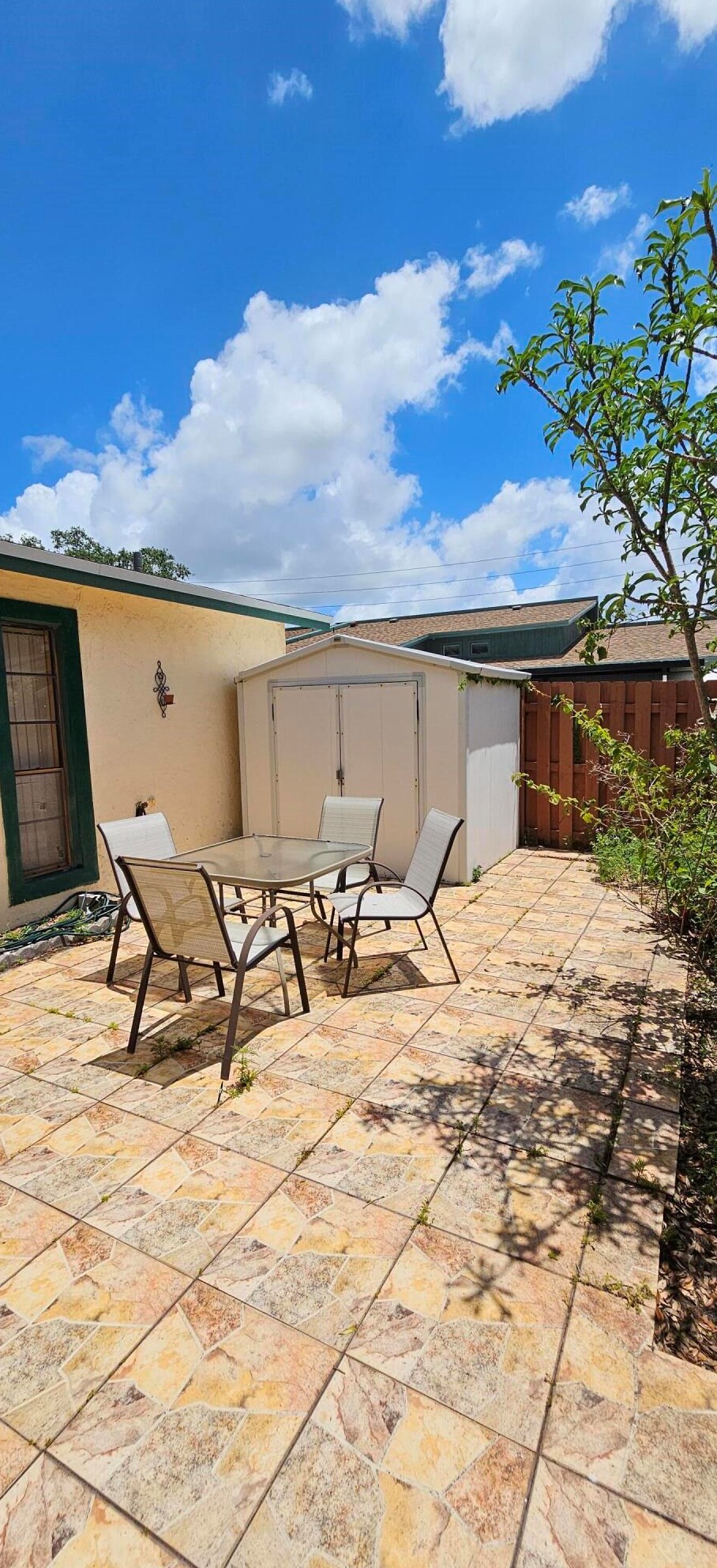 1058 Manor Dr, Lake Worth, FL 33461-2945