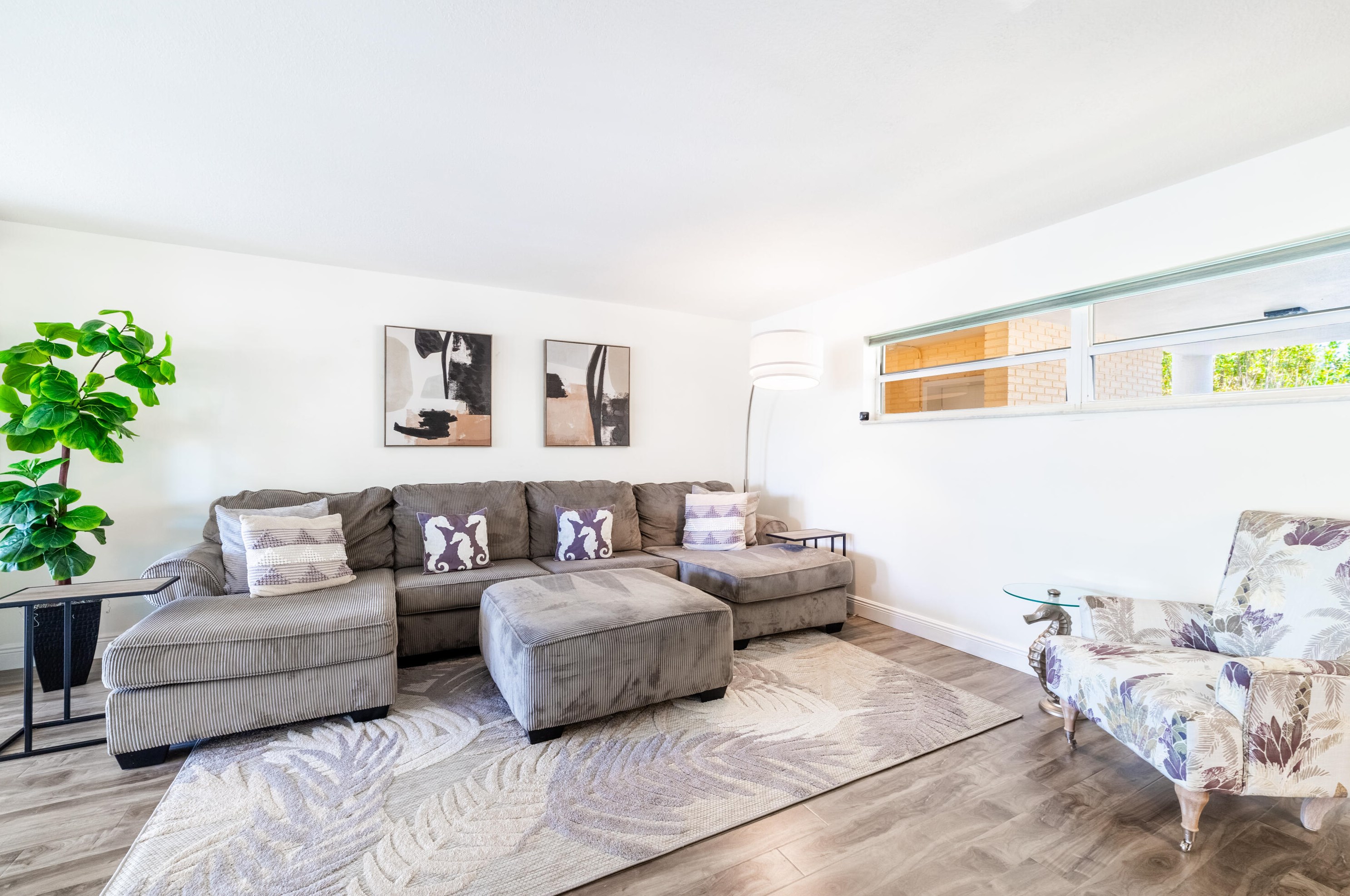 30 Colonial Club Dr #202, Boynton Beach, FL 33435