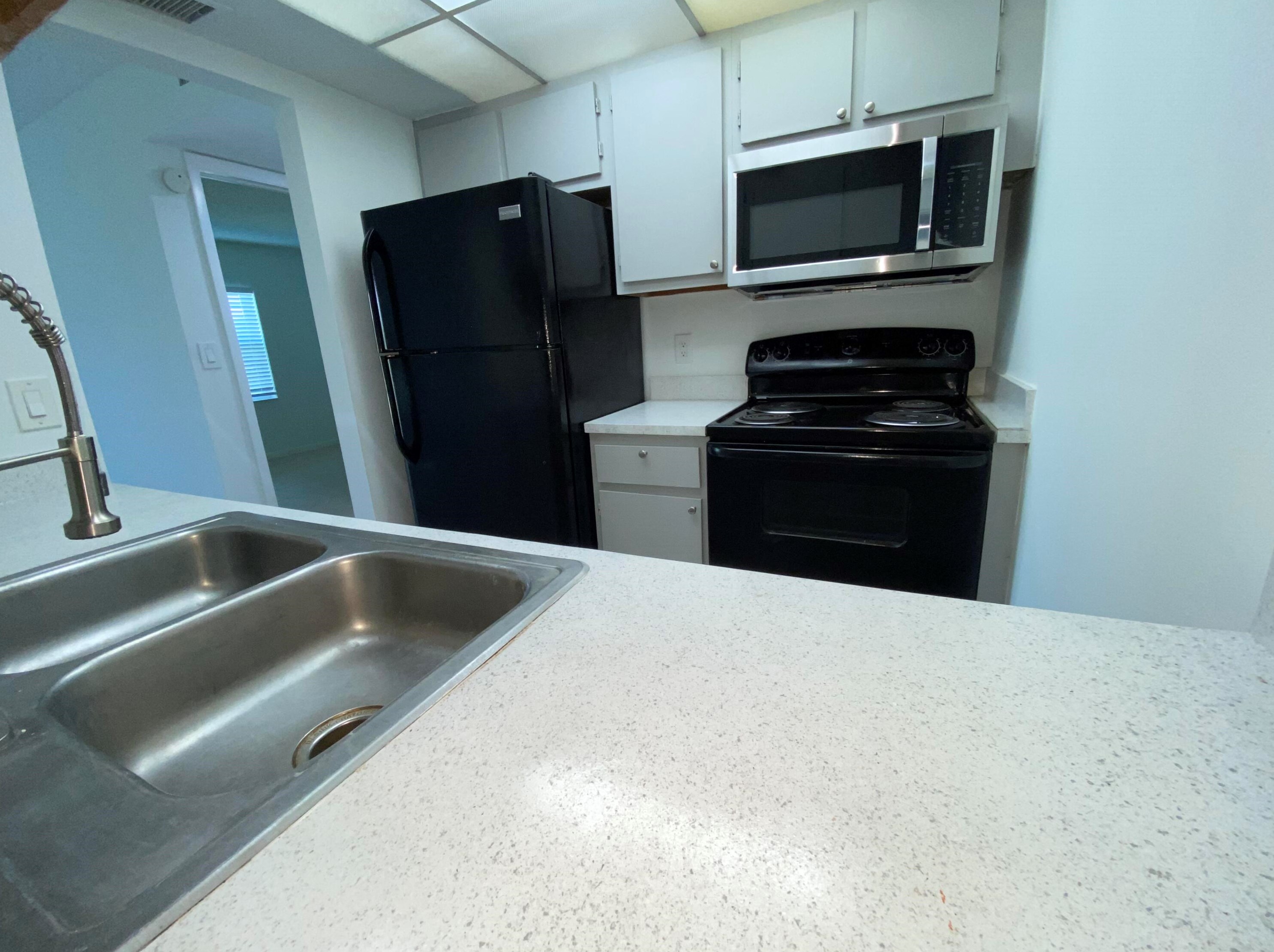 1758 Abbey Rd, West Palm Beach, FL 33415-9153