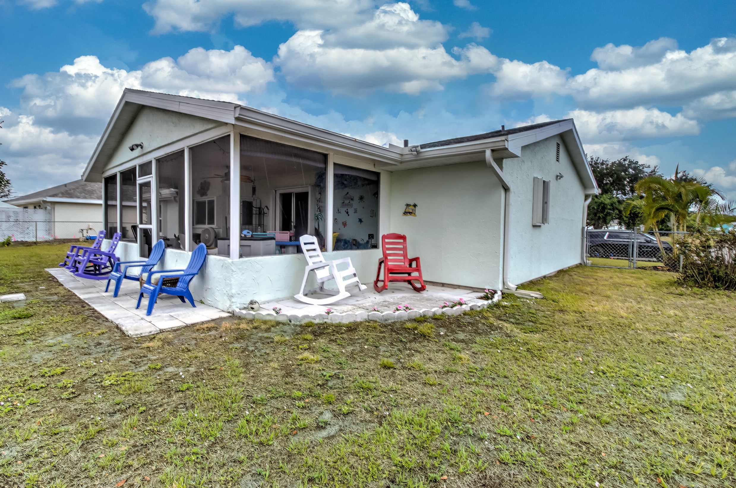 702 Bridgeport Dr, Fort Pierce FL 34953-6324 exterior