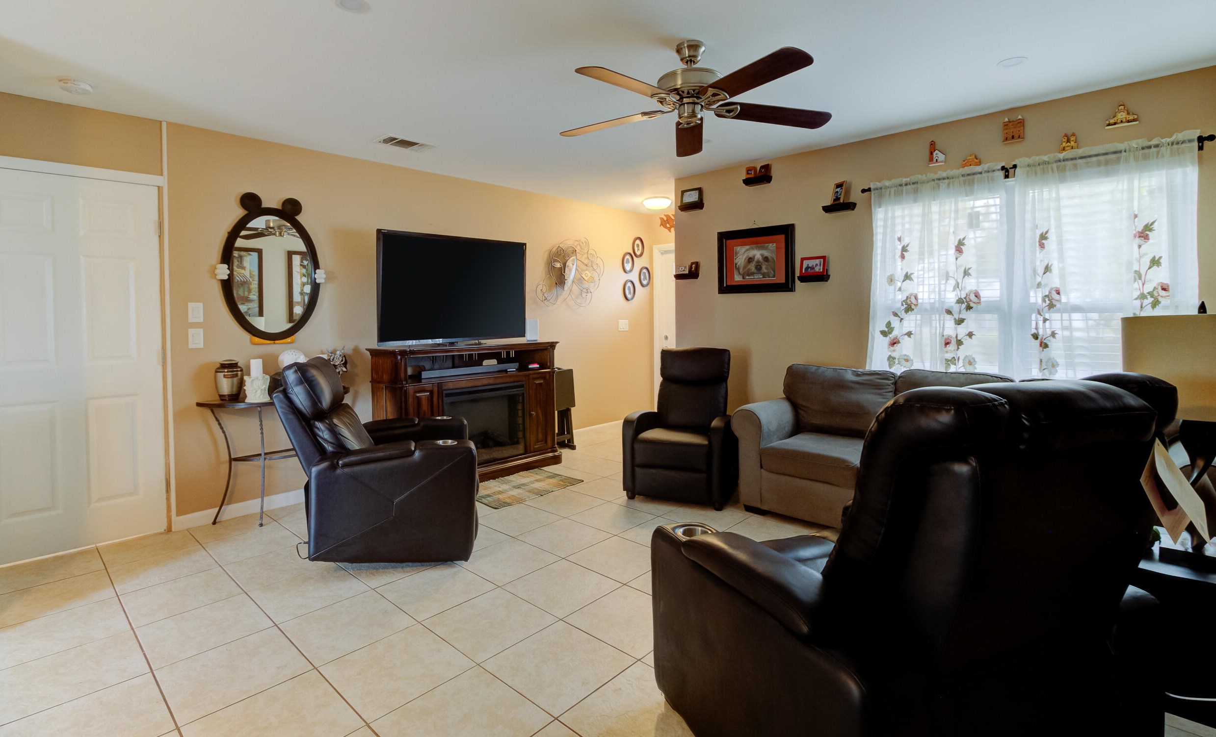 702 Bridgeport Dr, Fort Pierce FL 34953-6324 exterior