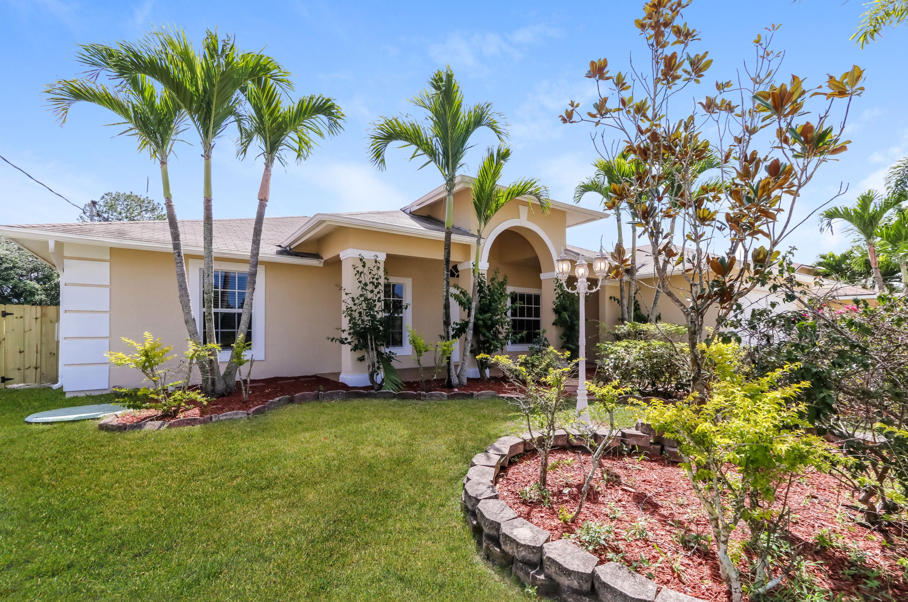 3301 Mcmullen St, Fort Pierce, FL 34953-4834