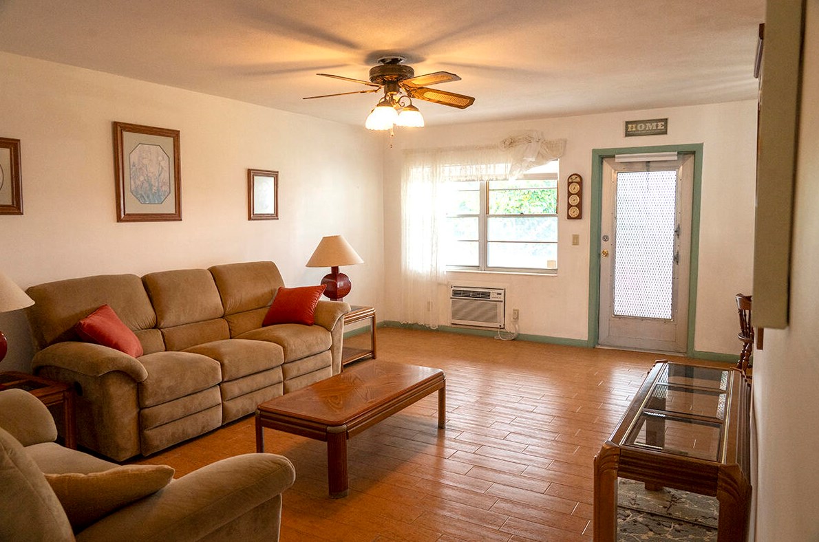 90 Coventry D, West Palm Beach FL  33417-6758 exterior