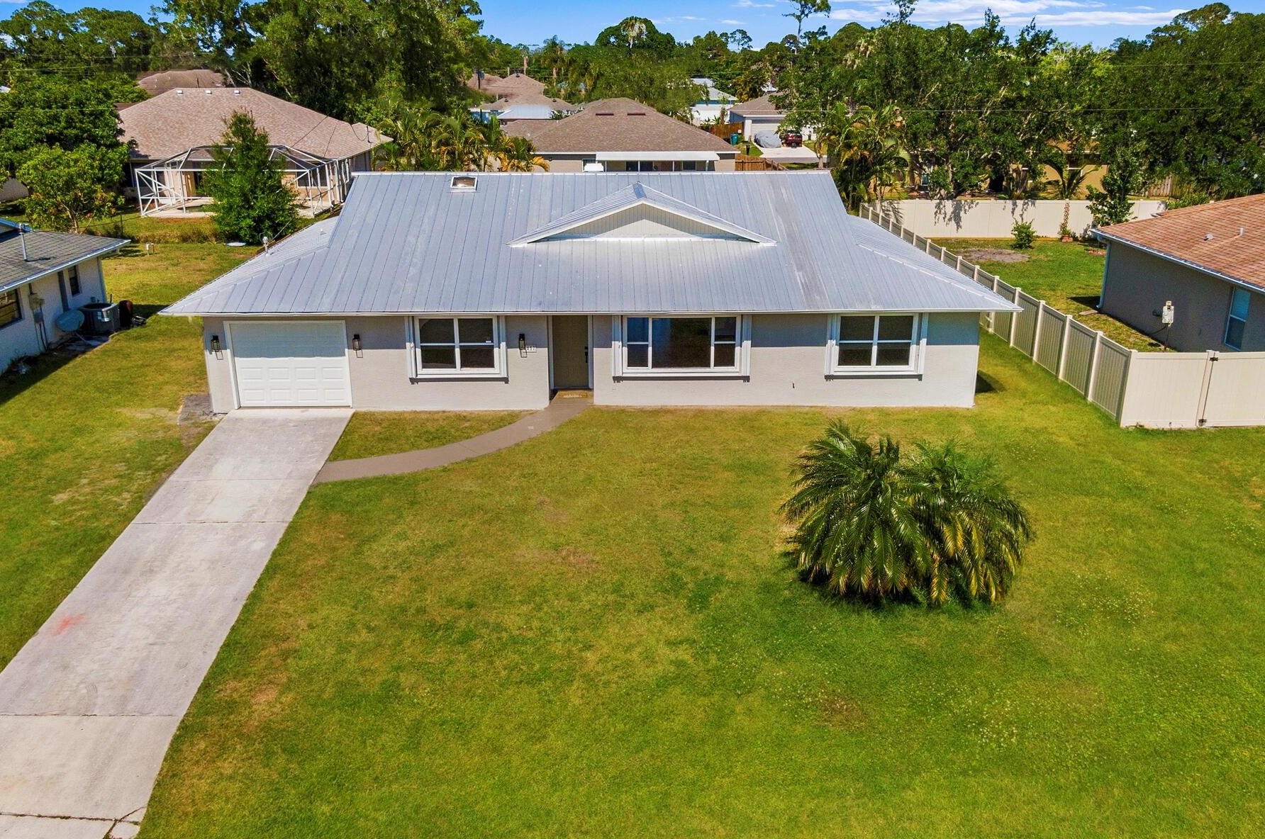 1457 Barker Ln, Fort Pierce, FL 34983-3909