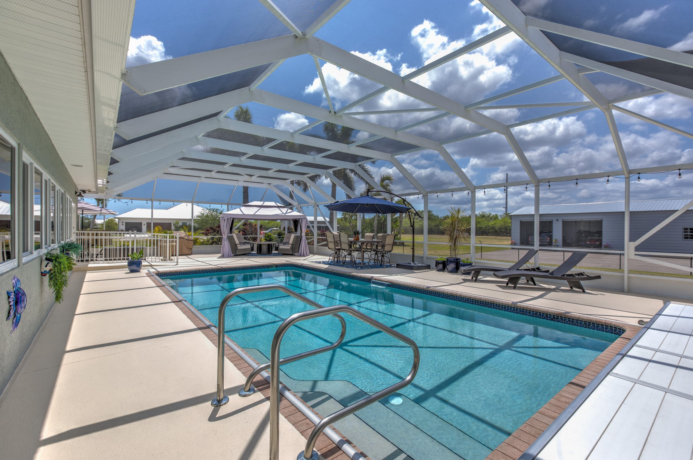8135 White Fences Ln, Vero Beach, FL 32968-8517