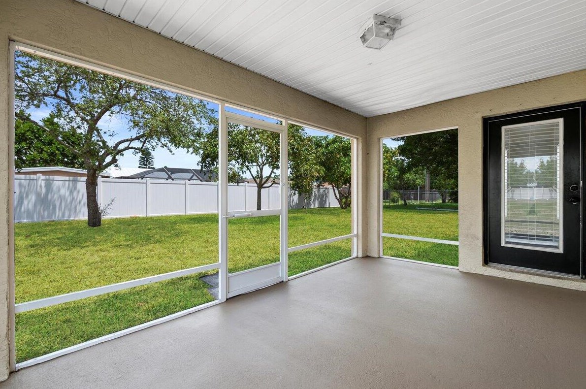 837 Commonwealth Rd, Fort Pierce FL  34953-2350 exterior