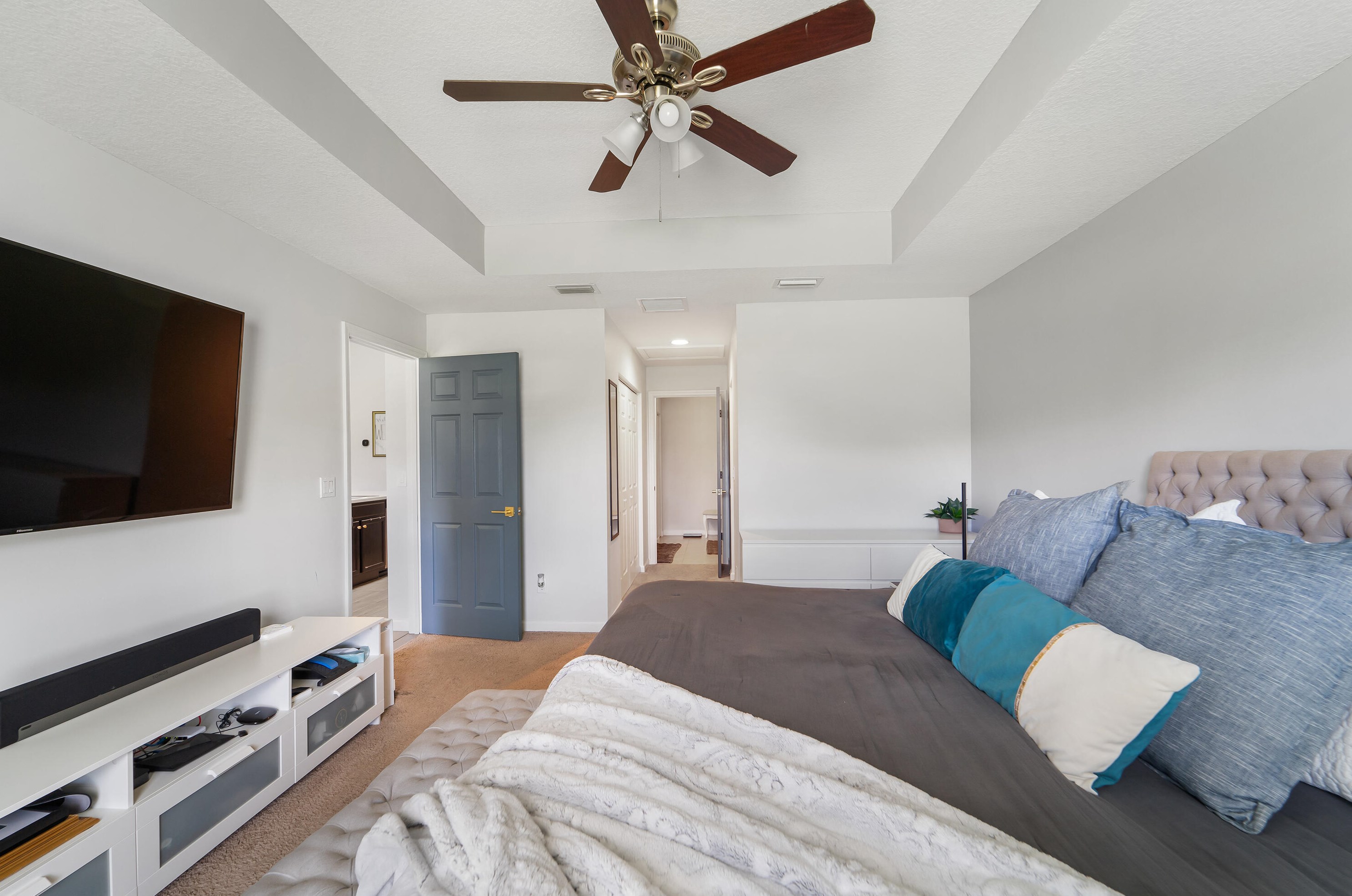 395 Whitmore Dr, Fort Pierce FL 34984-4529 exterior