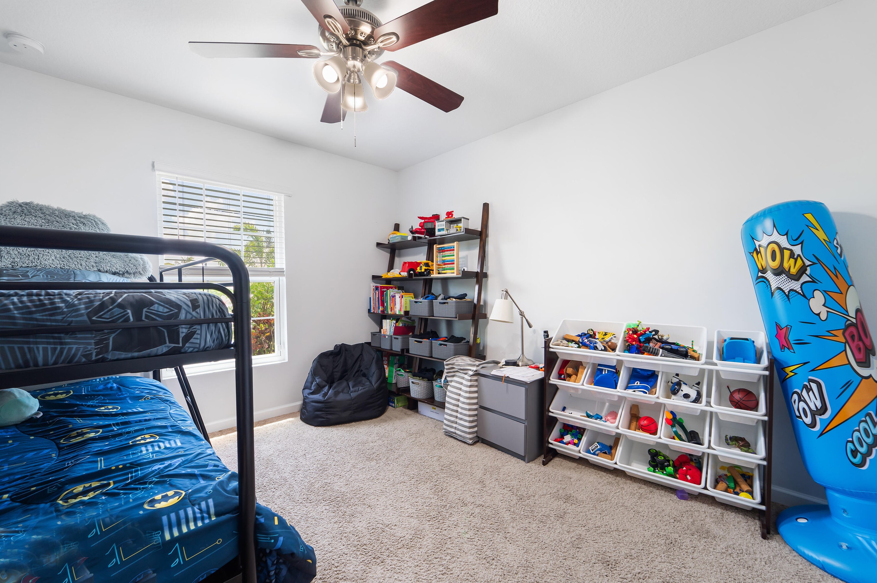 395 Whitmore Dr, Fort Pierce FL 34984-4529 exterior