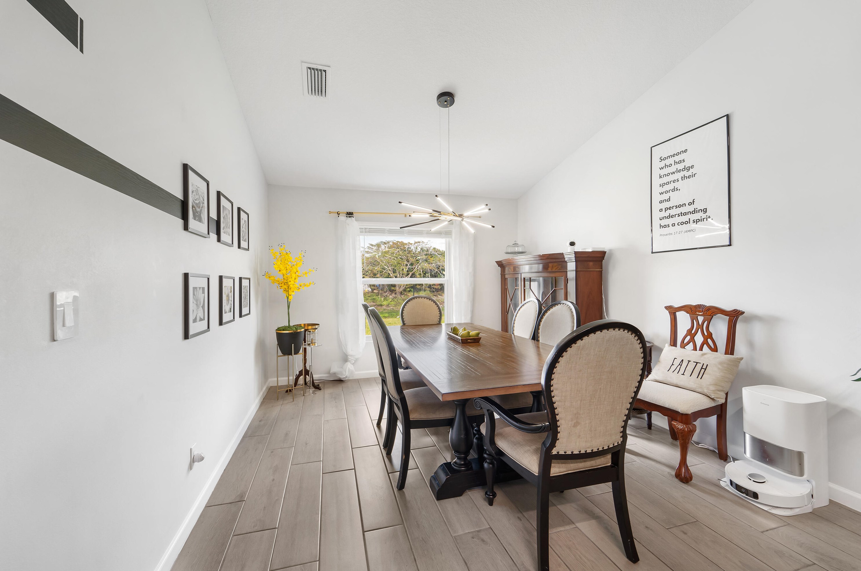 395 Whitmore Dr, Fort Pierce FL 34984-4529 exterior