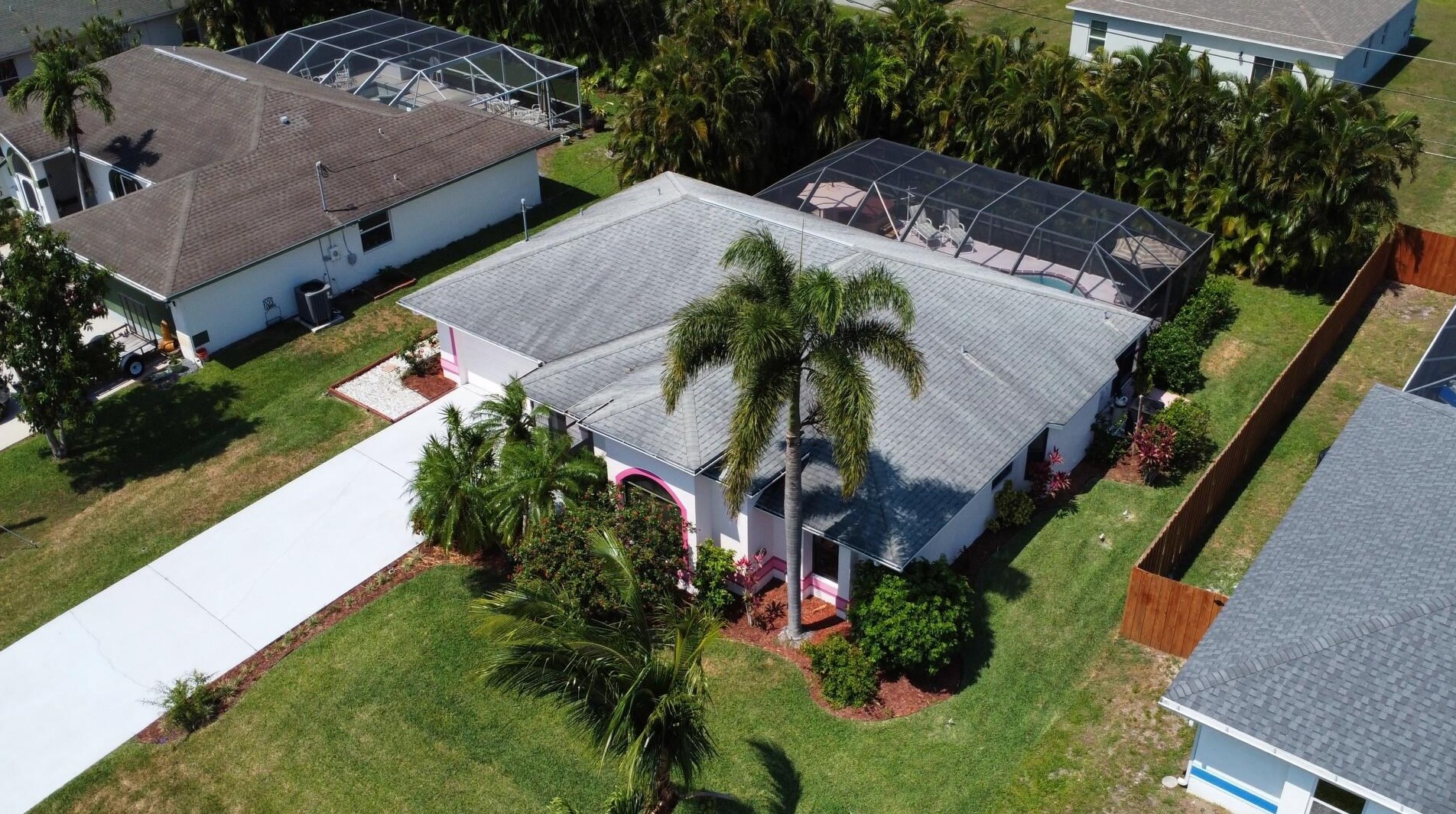 725 Dalton Cir, Fort Pierce FL 34953-5815 exterior