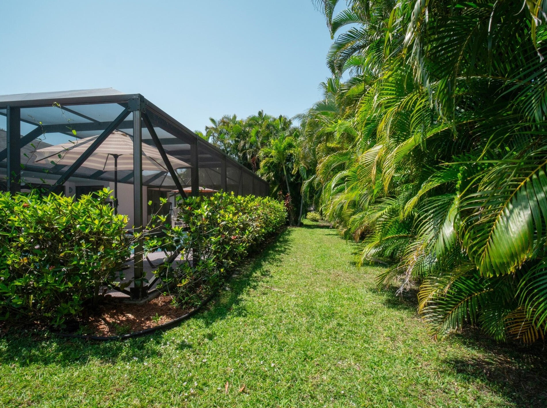 725 Dalton Cir, Fort Pierce FL 34953-5815 exterior