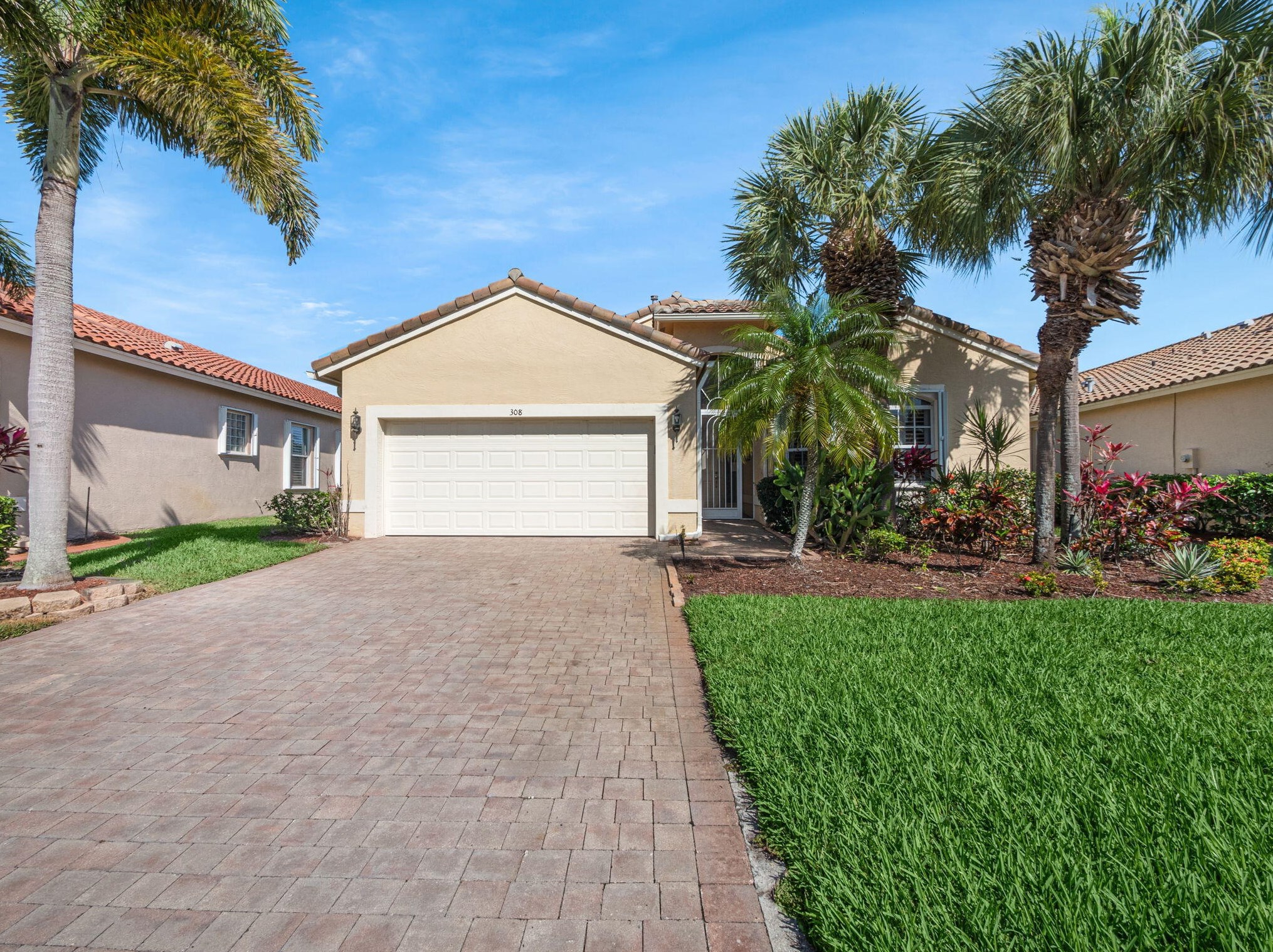 308 Shoreline Cir, Fort Pierce, FL 34986-2913