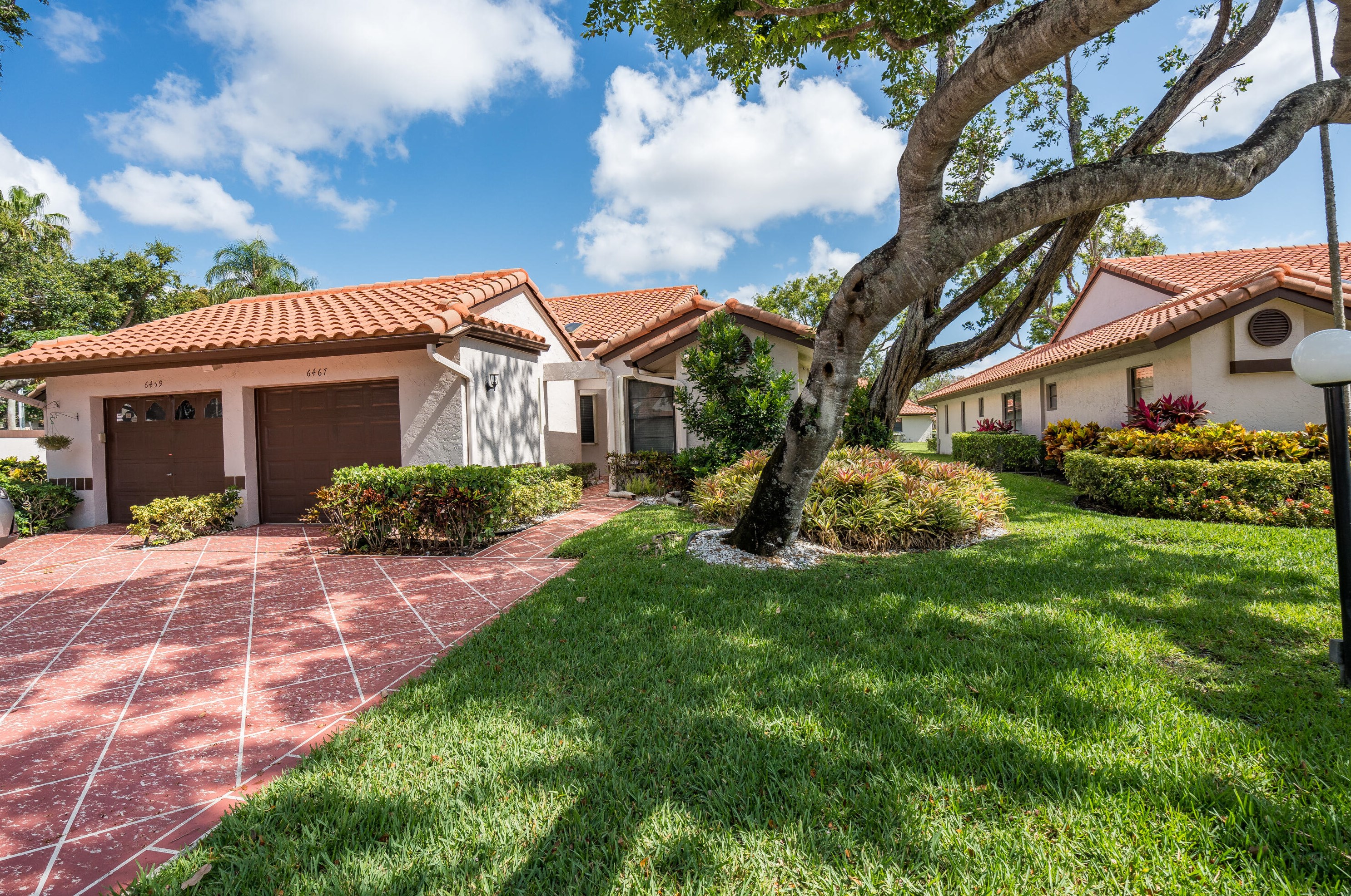 6467 Royal Manor Cir, Delray Beach, FL 33484-2411