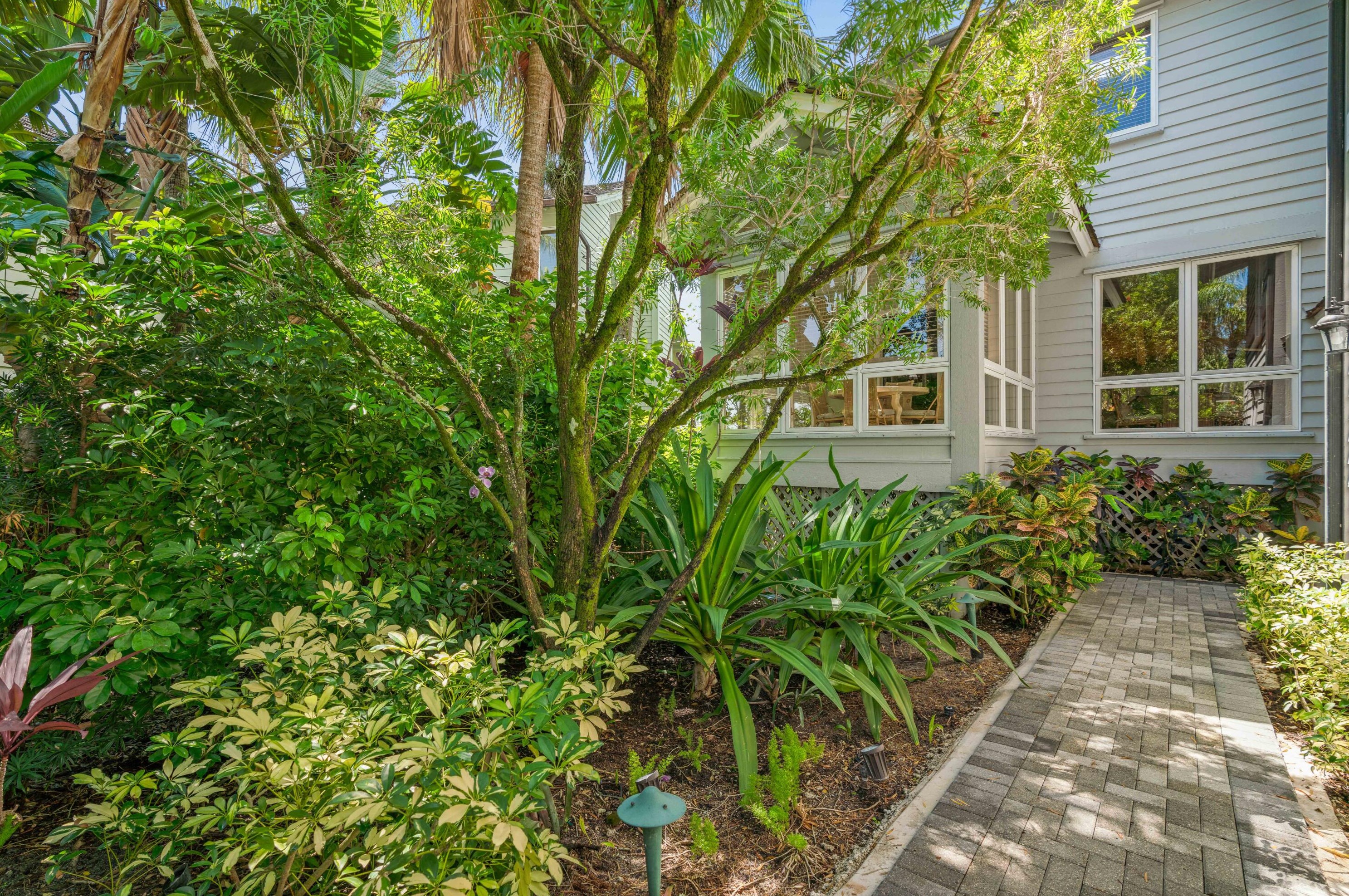 7585 Se Jamaican Ct, Hobe Sound, FL 33455
