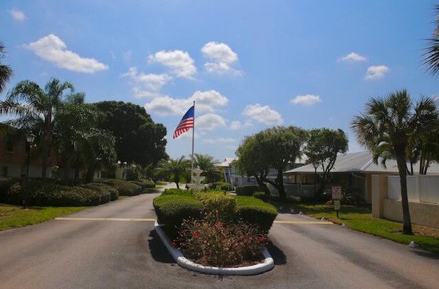 234 Village Dr, Fort Pierce, FL 34952-7708