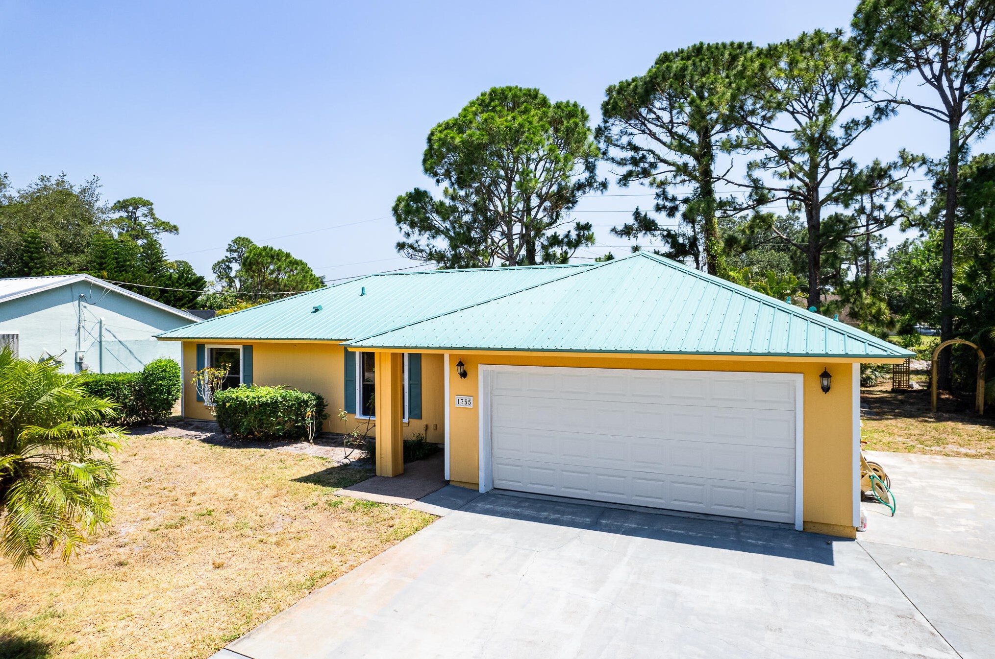 1755 17th Ln, Vero Beach, FL 32962-6899