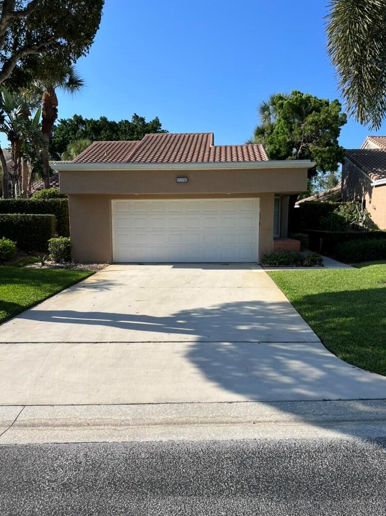 11150 Applegate Cir, Boynton Beach, FL 33437-1814