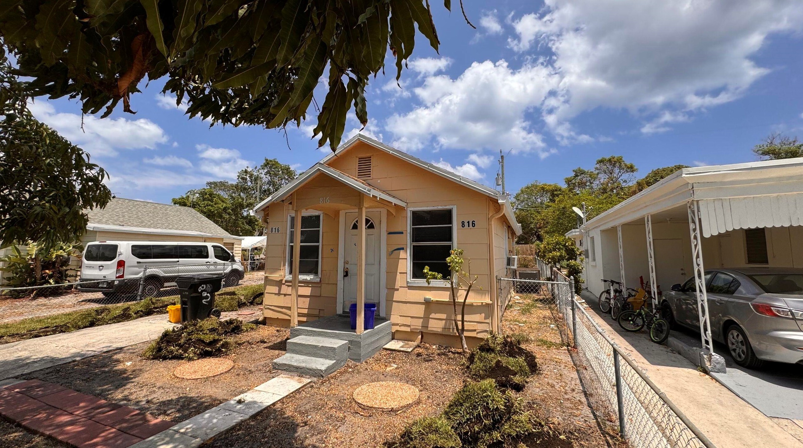 816 A St, Lake Worth, FL 33460-2425