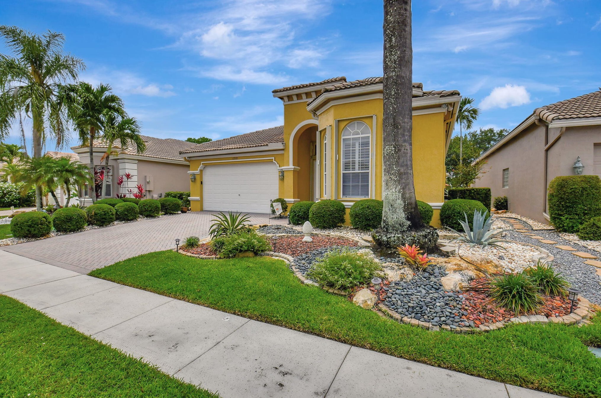 6910 Southport Dr, Boynton Beach, FL 33472-6901