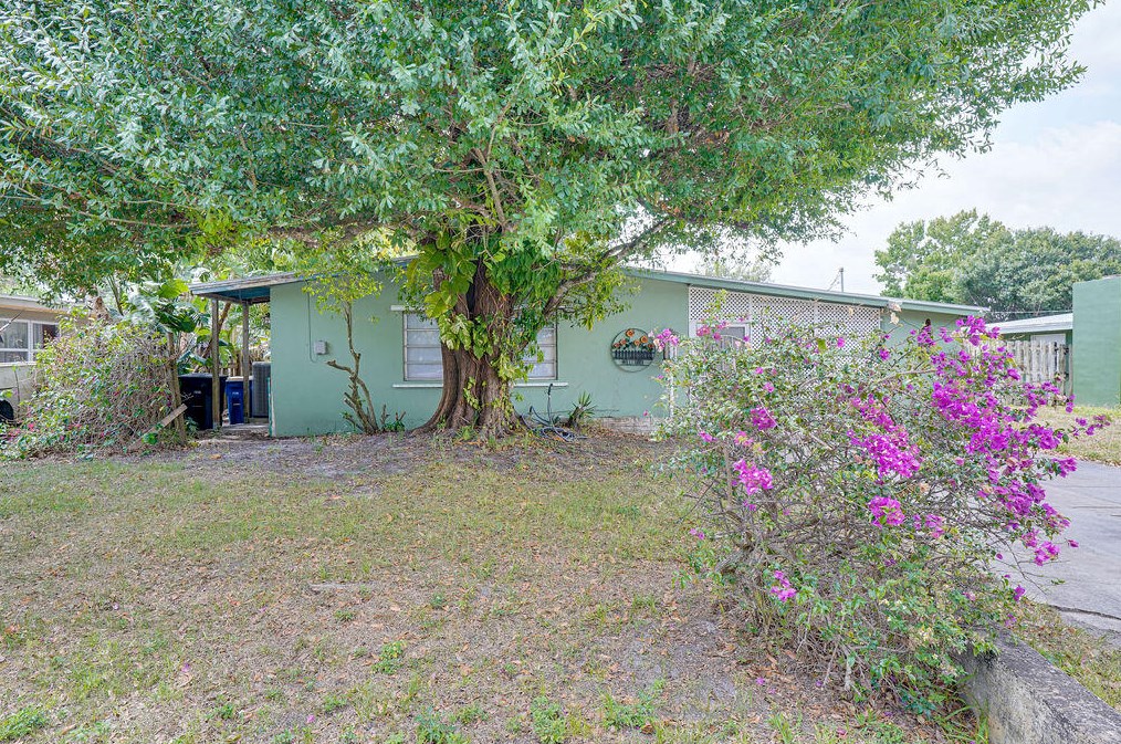 1009 Hispana Ave, Fort Pierce, FL 34982-4325