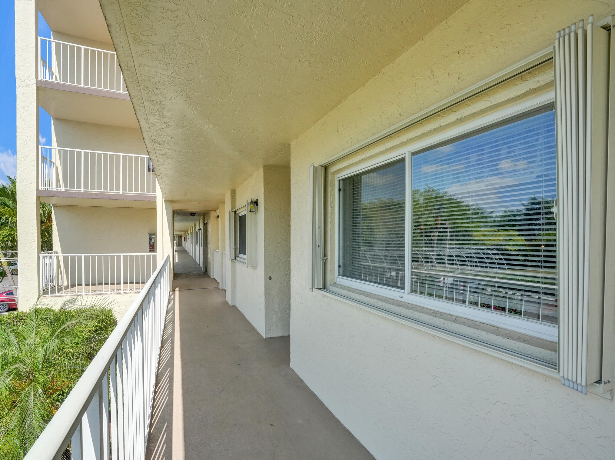 4735 Lucerne Lakes Blvd, Lake Worth, FL 33467-8901