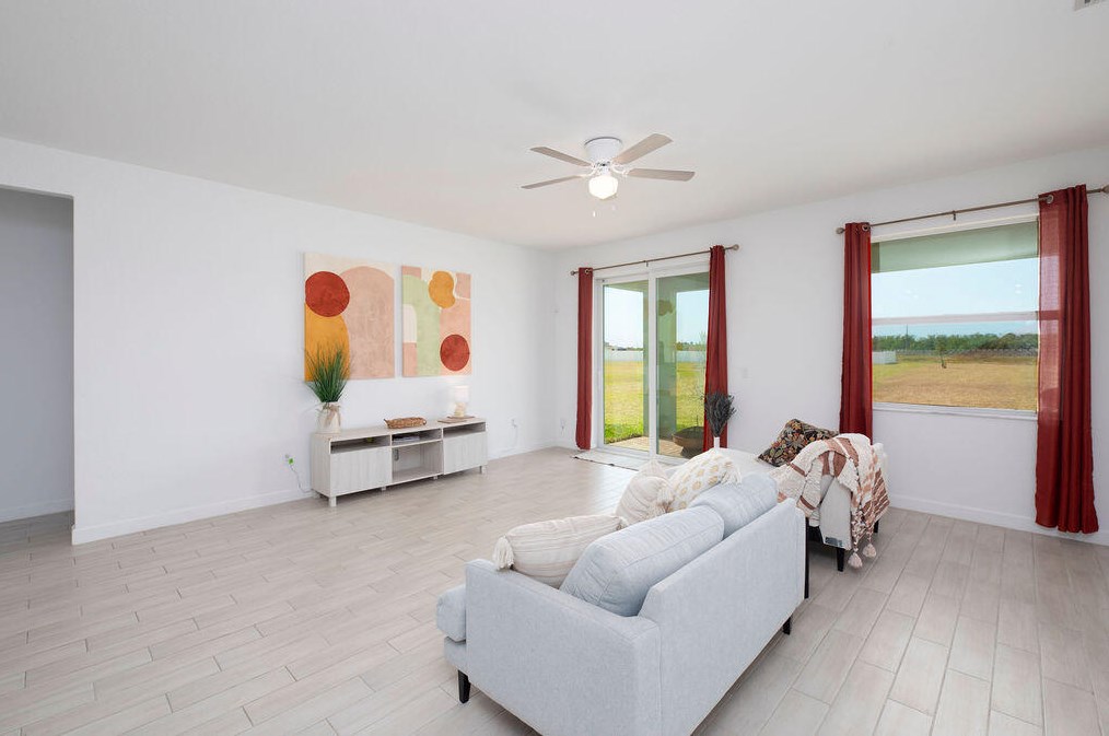 13382 Copper Creek Dr, Fort Pierce FL  34987-3023 exterior