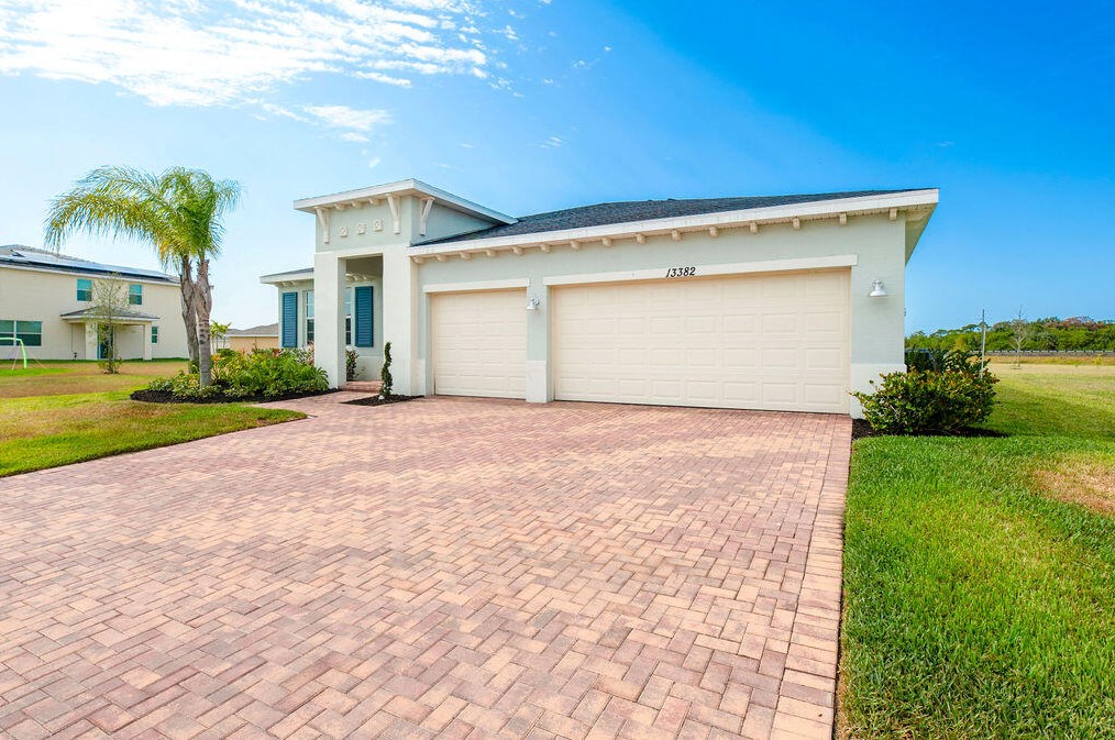 13382 Copper Creek Dr, Fort Pierce FL  34986 exterior