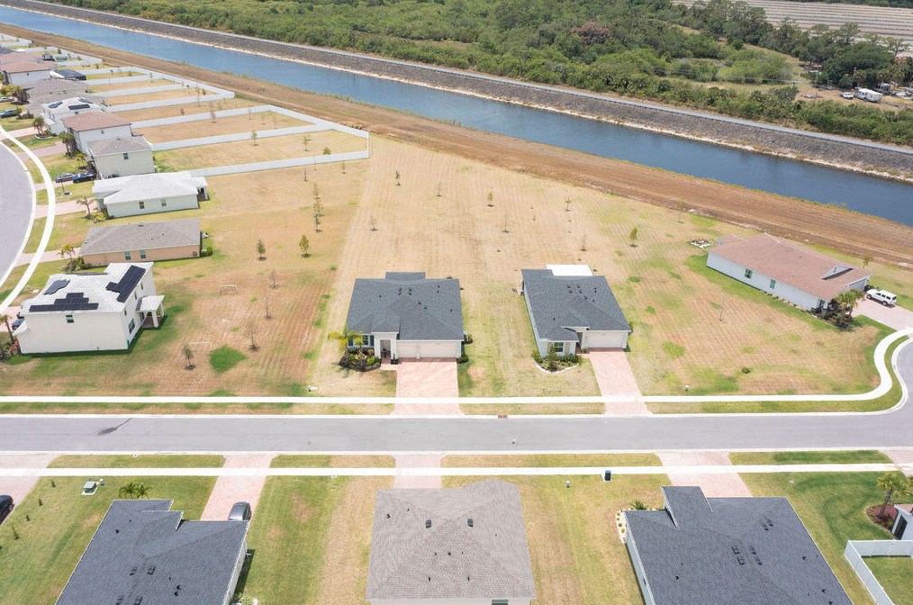 13382 Copper Creek Dr, Fort Pierce FL  34987-3023 exterior