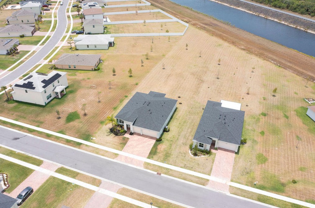 13382 Copper Creek Dr, Fort Pierce FL  34987-3023 exterior