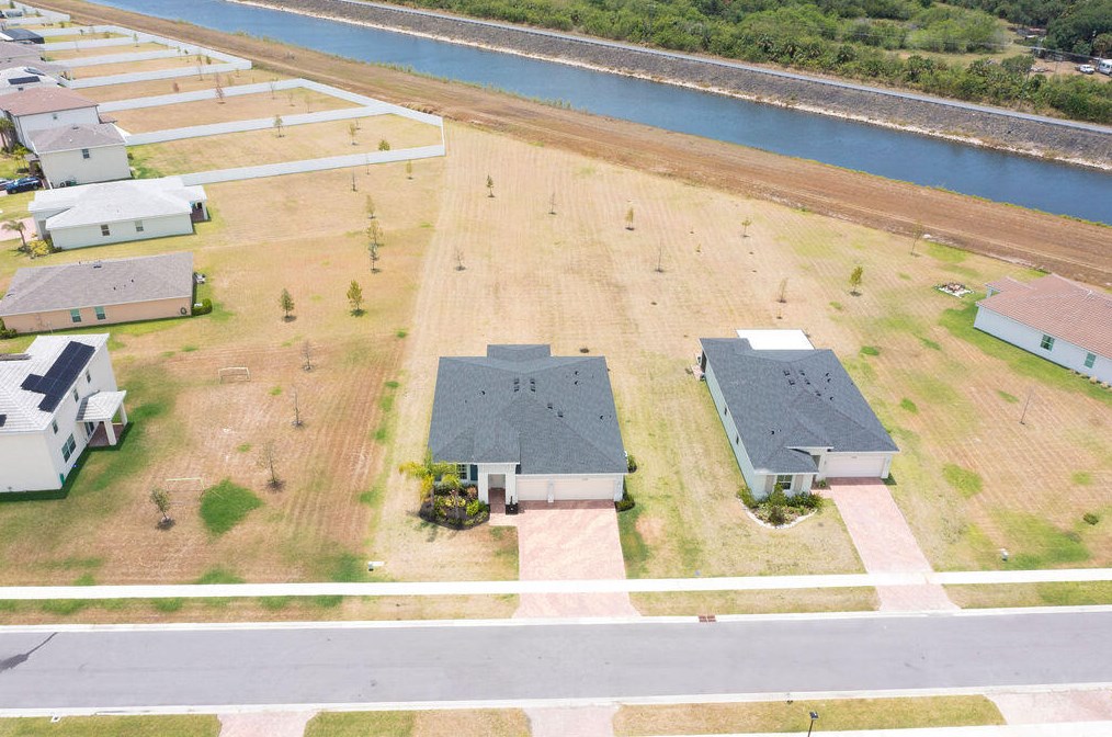 13382 Copper Creek Dr, Fort Pierce FL  34987-3023 exterior