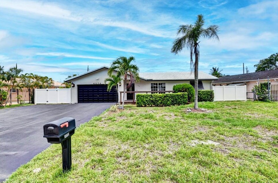 4274 2nd Ct, Boca Raton, FL 33431-4137
